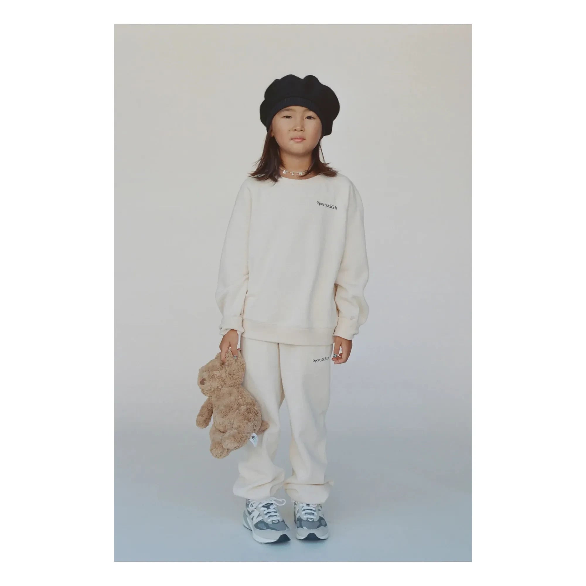 Sporty & Rich - Jogger Logo Serif | Crema