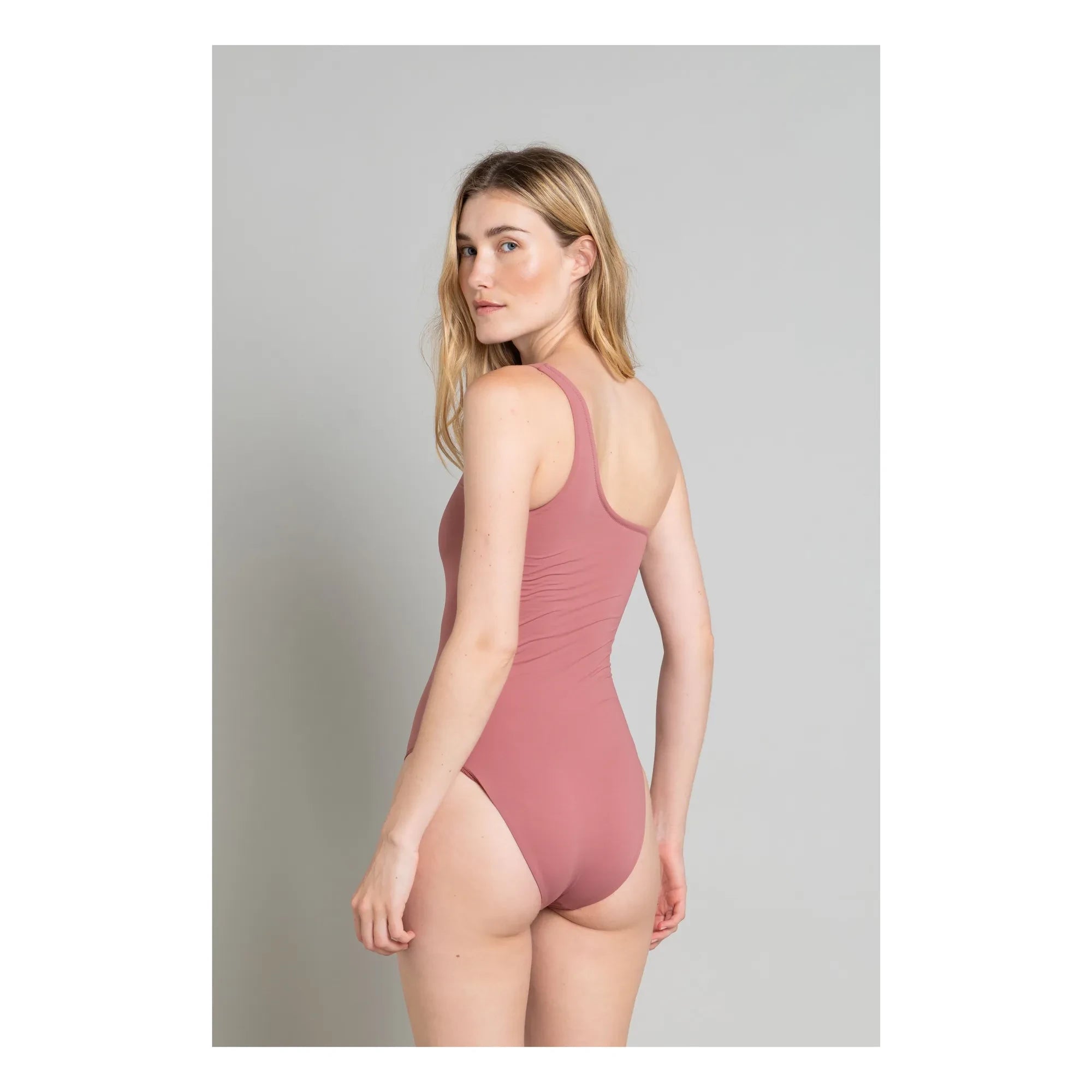 Smallable Mujer - Traje de baño asimétrico Janet de una pieza | Ciruela