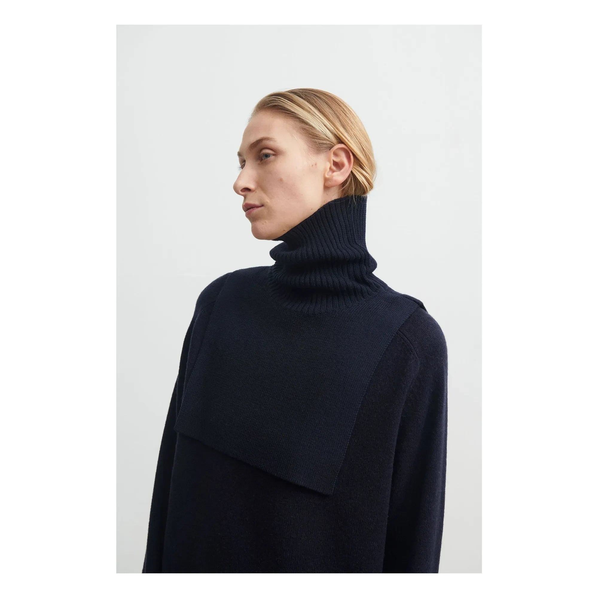 FUB - Cuello de lana merina - Colección de mujer | Azul marino