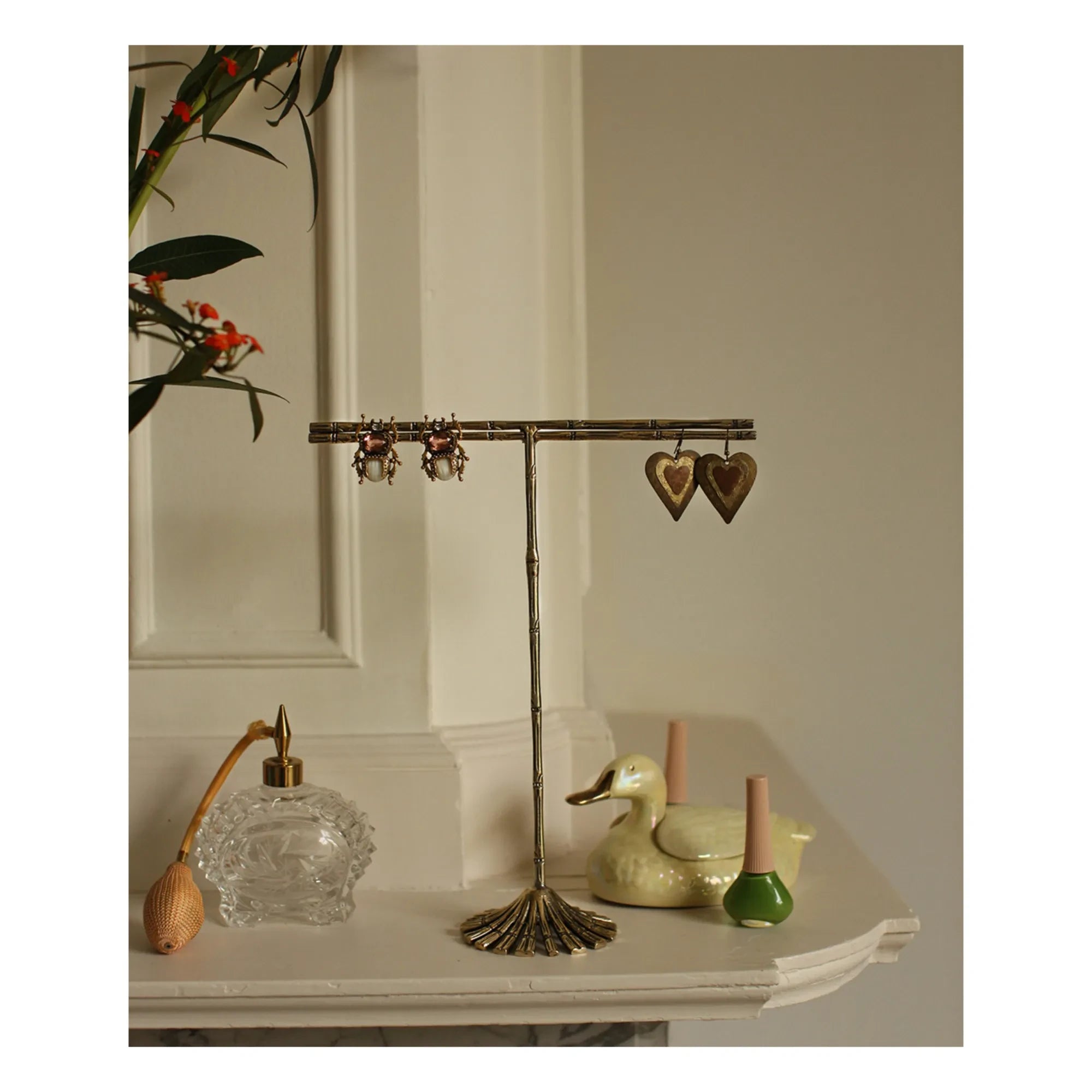 Doing Goods - Frida Bambú Reciclado Soporte para Joyas | Marrón dorado