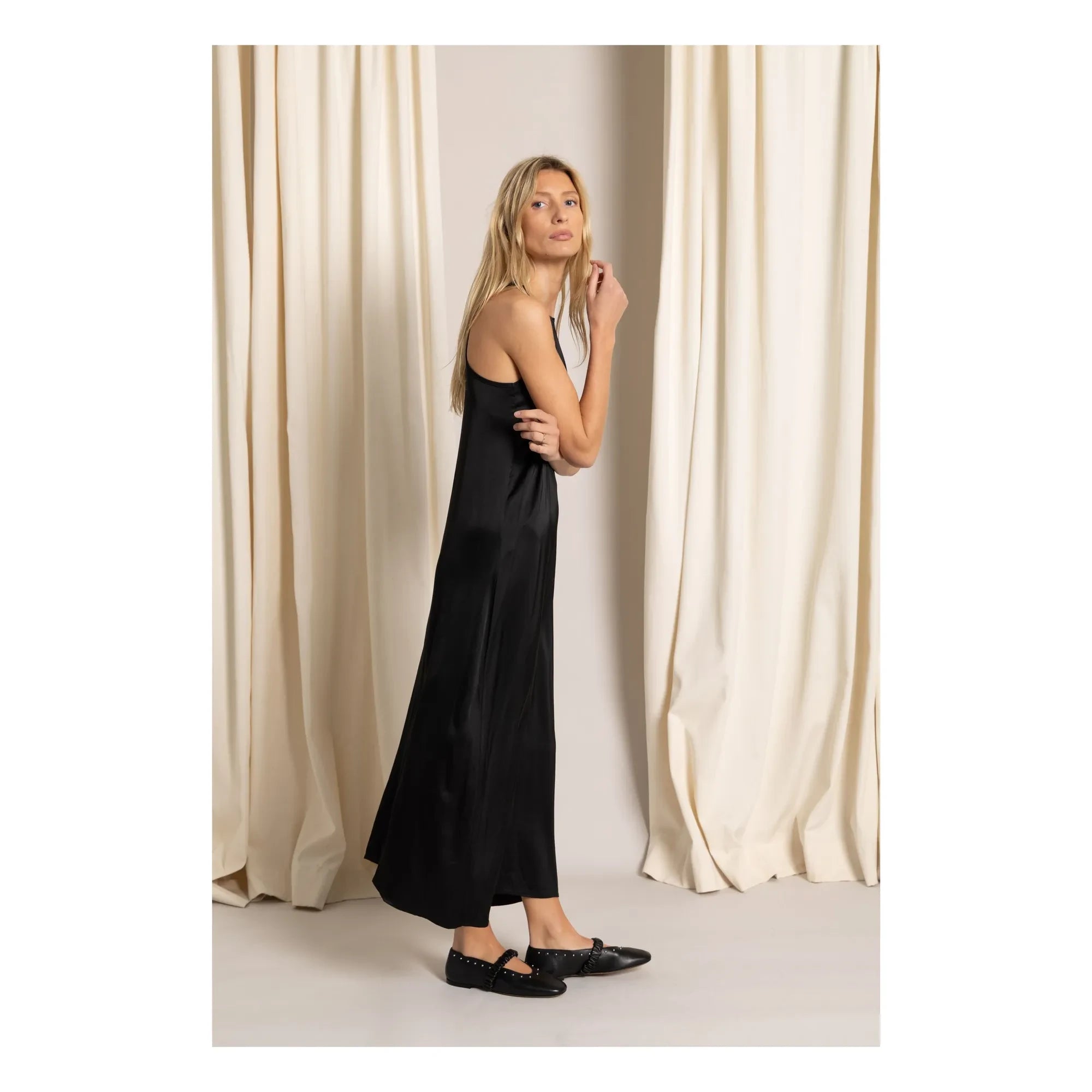 Smallable Woman - Vestido de Satén Zelie | Negro
