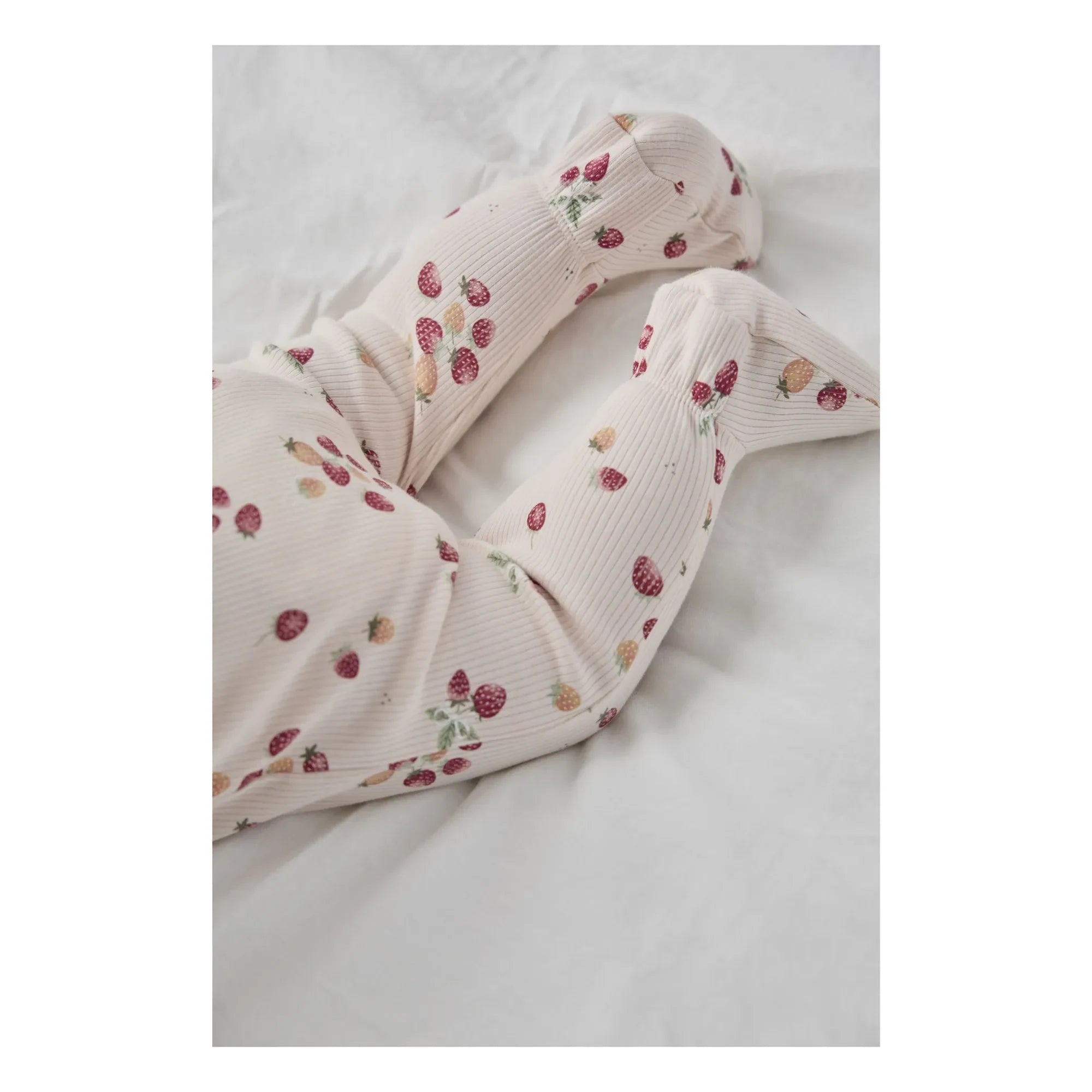 Petit Lem - Pijama con pies Fresa Rib Canalé Algodón Orgánico | Rosa