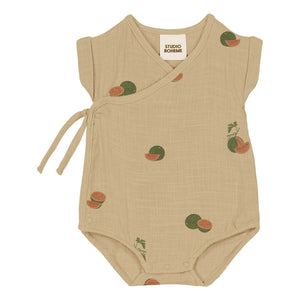 Studio Bohème - Mono con capucha de algodón orgánico con sandías y nubes | Salvia
