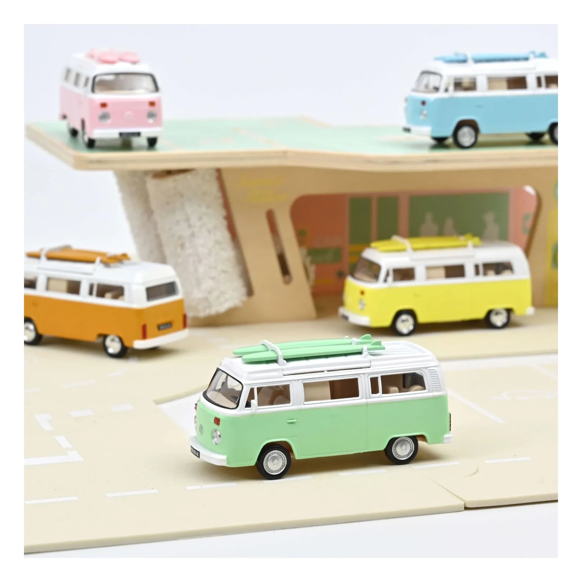 Norev - Volkswagen T2b Camper Van 1973 | Verde