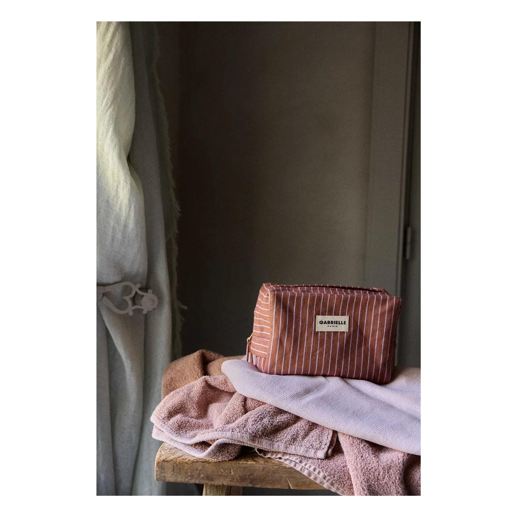 Gabrielle Paris - Neceser de rayas lila | Rosa