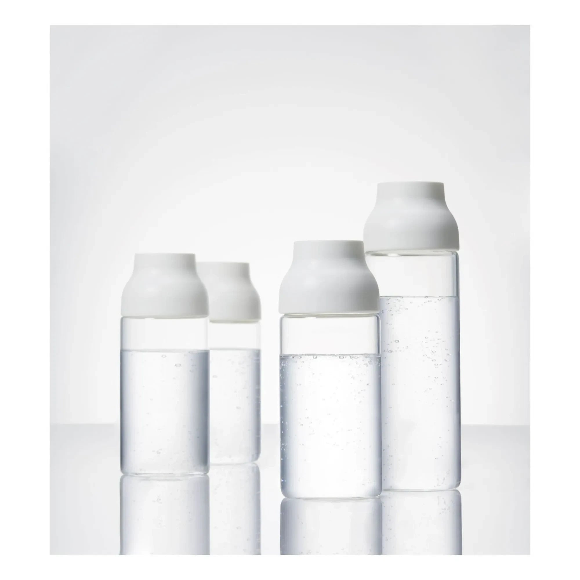 Kinto - Jarra de cristal con cápsula - 1L | Blanco