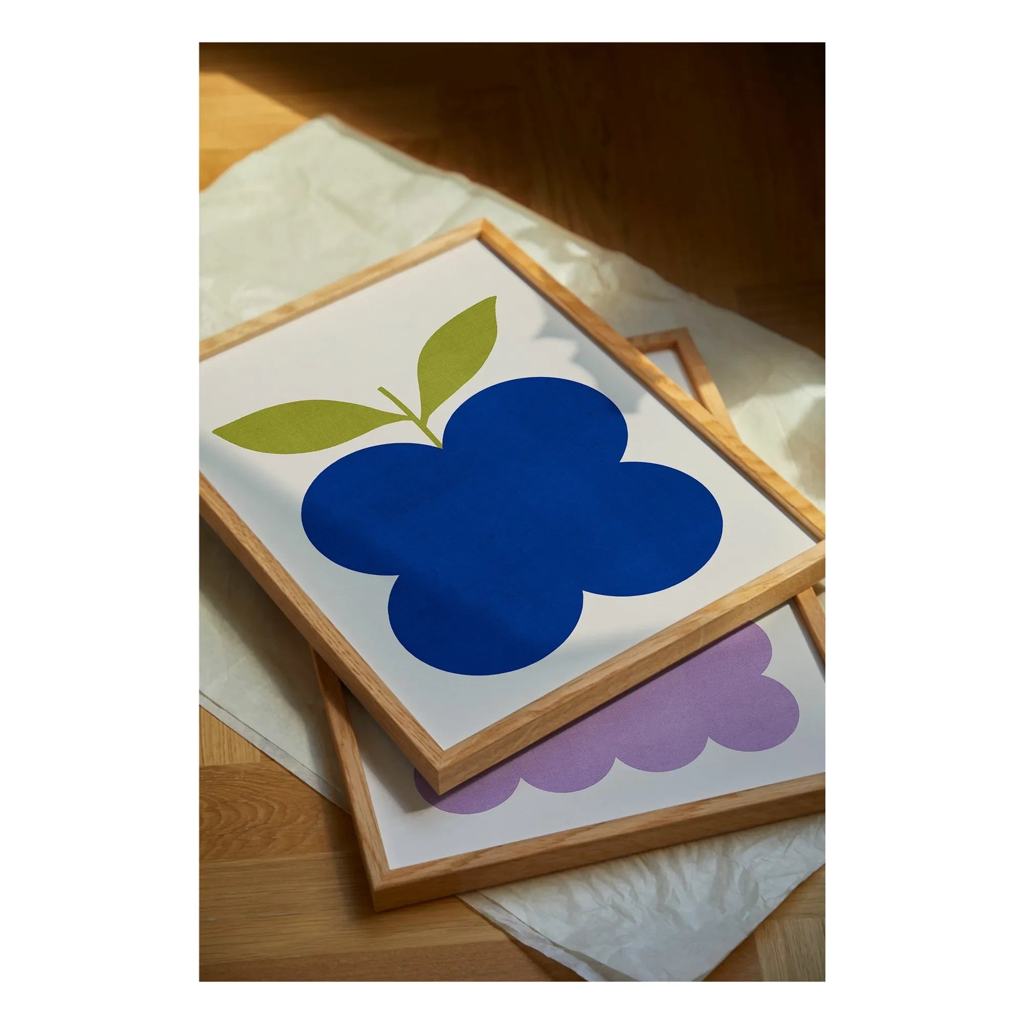 Póster Indigo Fruit de Paper Collective, por Juliette Van Rhyn