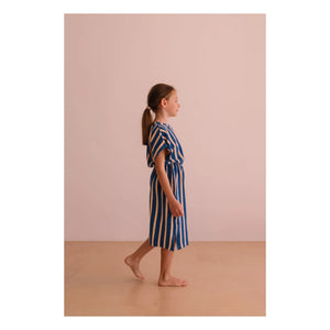 We Are Kids - Vestido de toalla de algodón orgánico a rayas de April | Azul