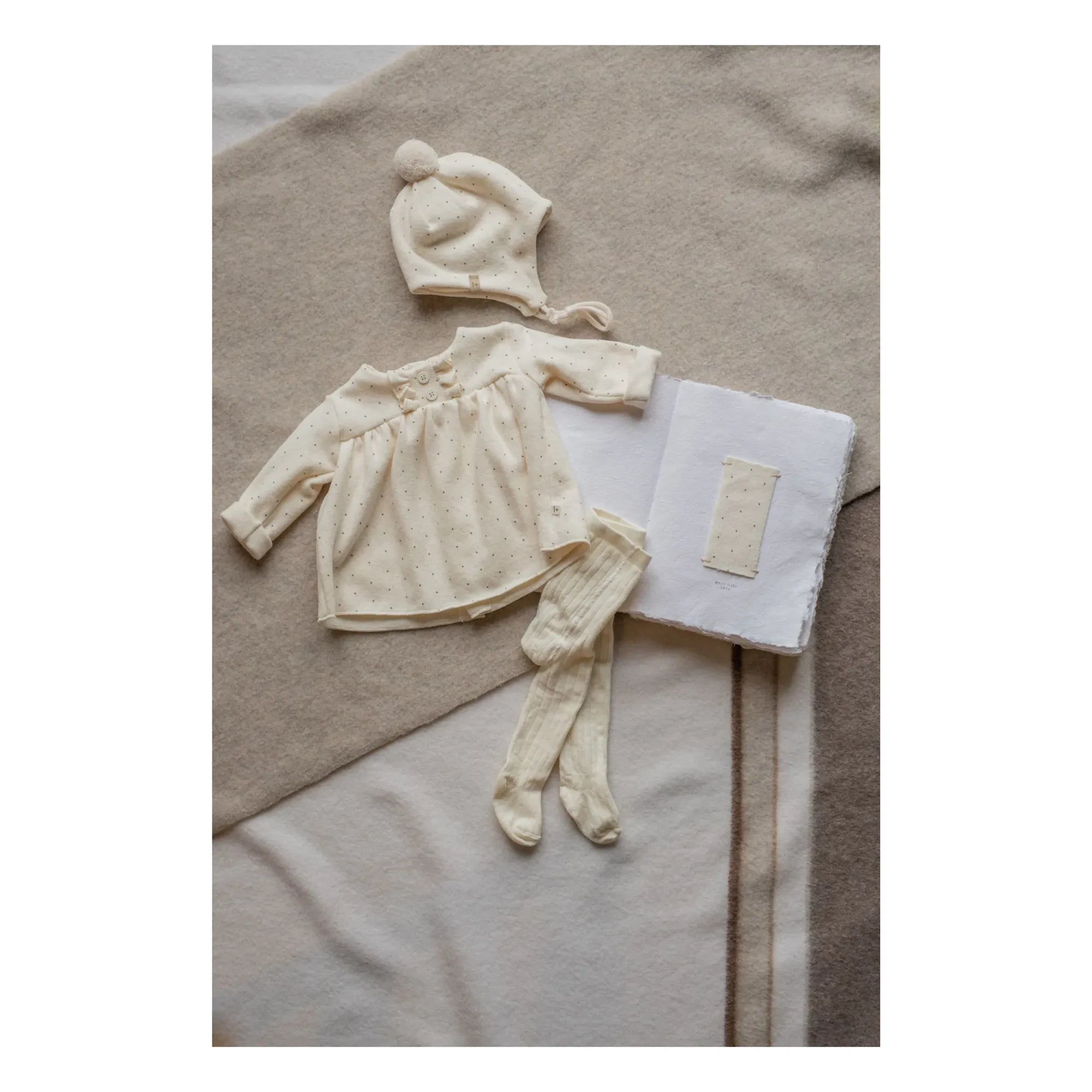 1+ in the family - Bonnet Carlota | Ekru
