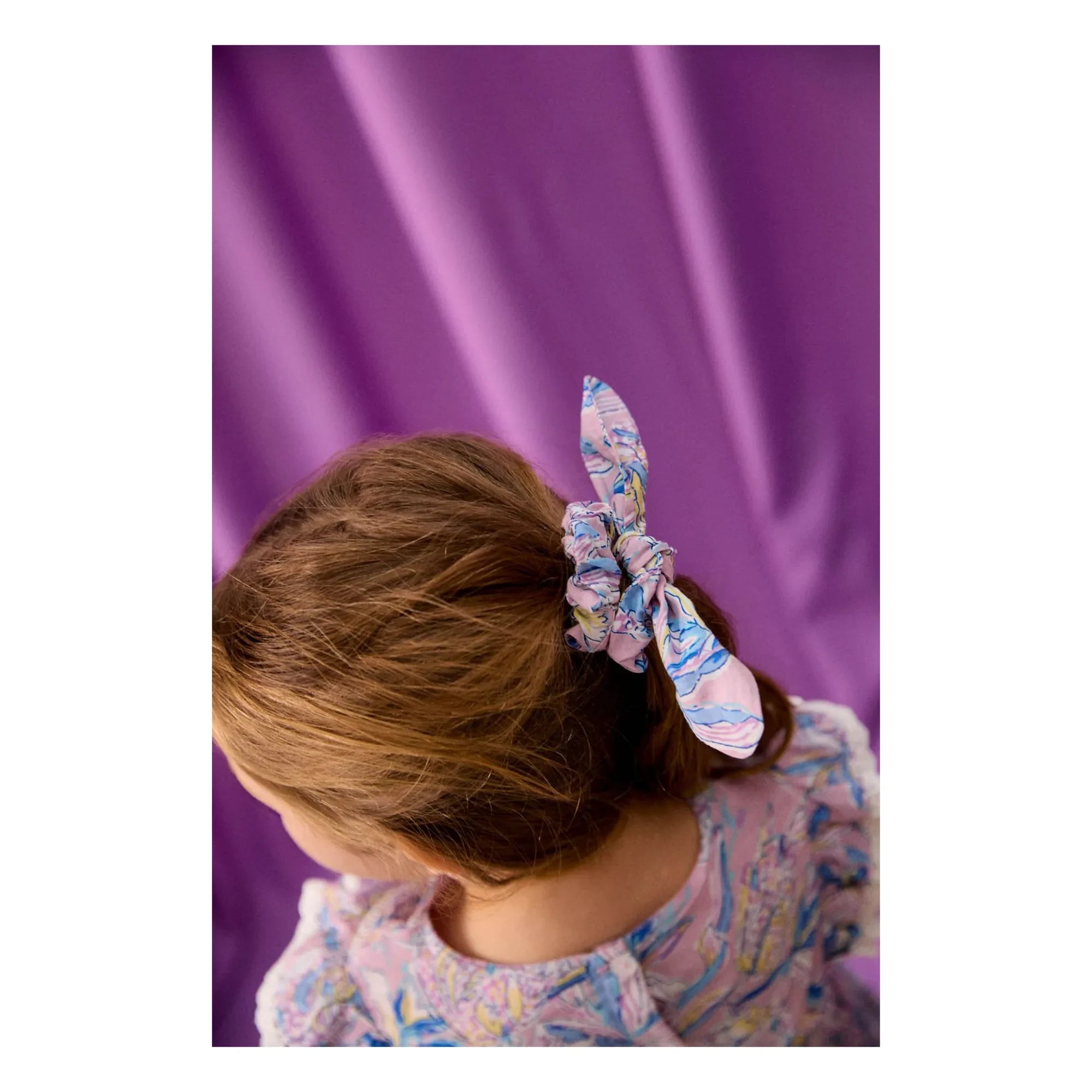 Louise Misha - Chouchou Chloe Fleuri Fibras Recicladas | Rosa