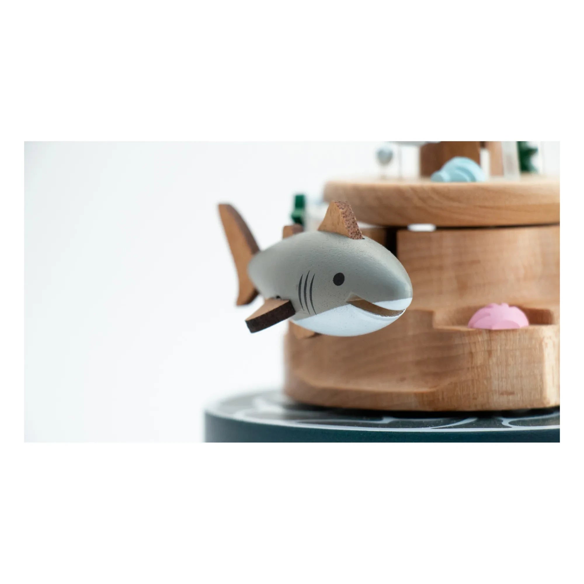 Wooderful life - Caja de Música de Madera con Peces