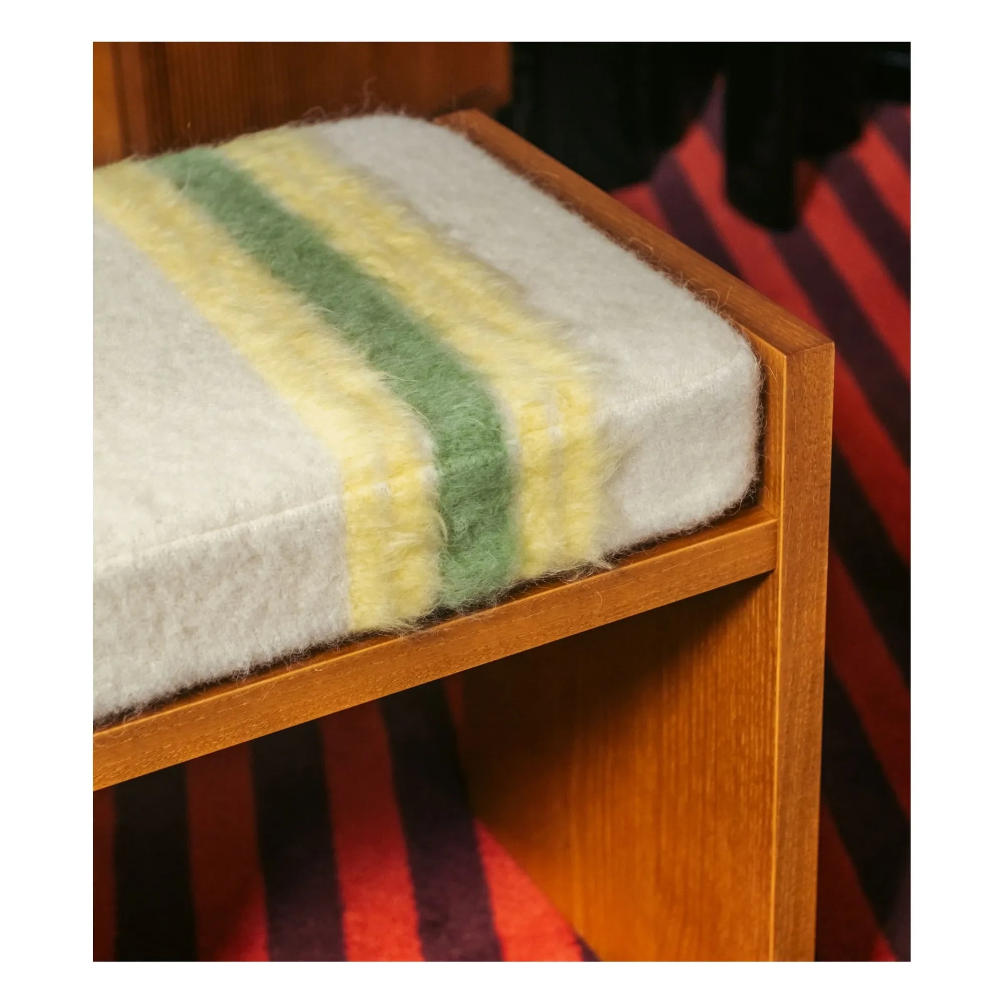 The Socialite Family - Taburete de mohair a rayas Chiesa | Amarillo