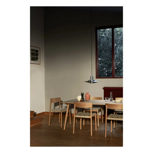 & Tradition - Silla con base de madera Betty TK1