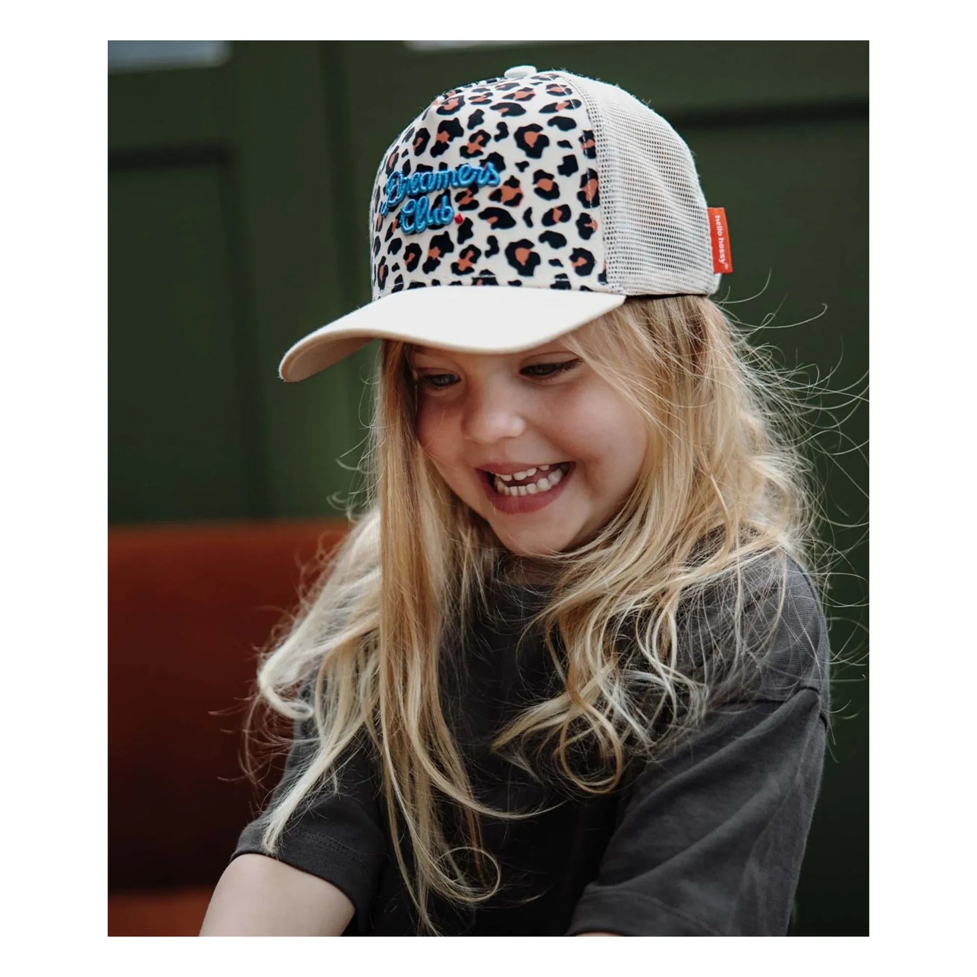 Hello Hossy - Gorra Trucker con Visera Curva Leopardo Fibras Recicladas | Crema