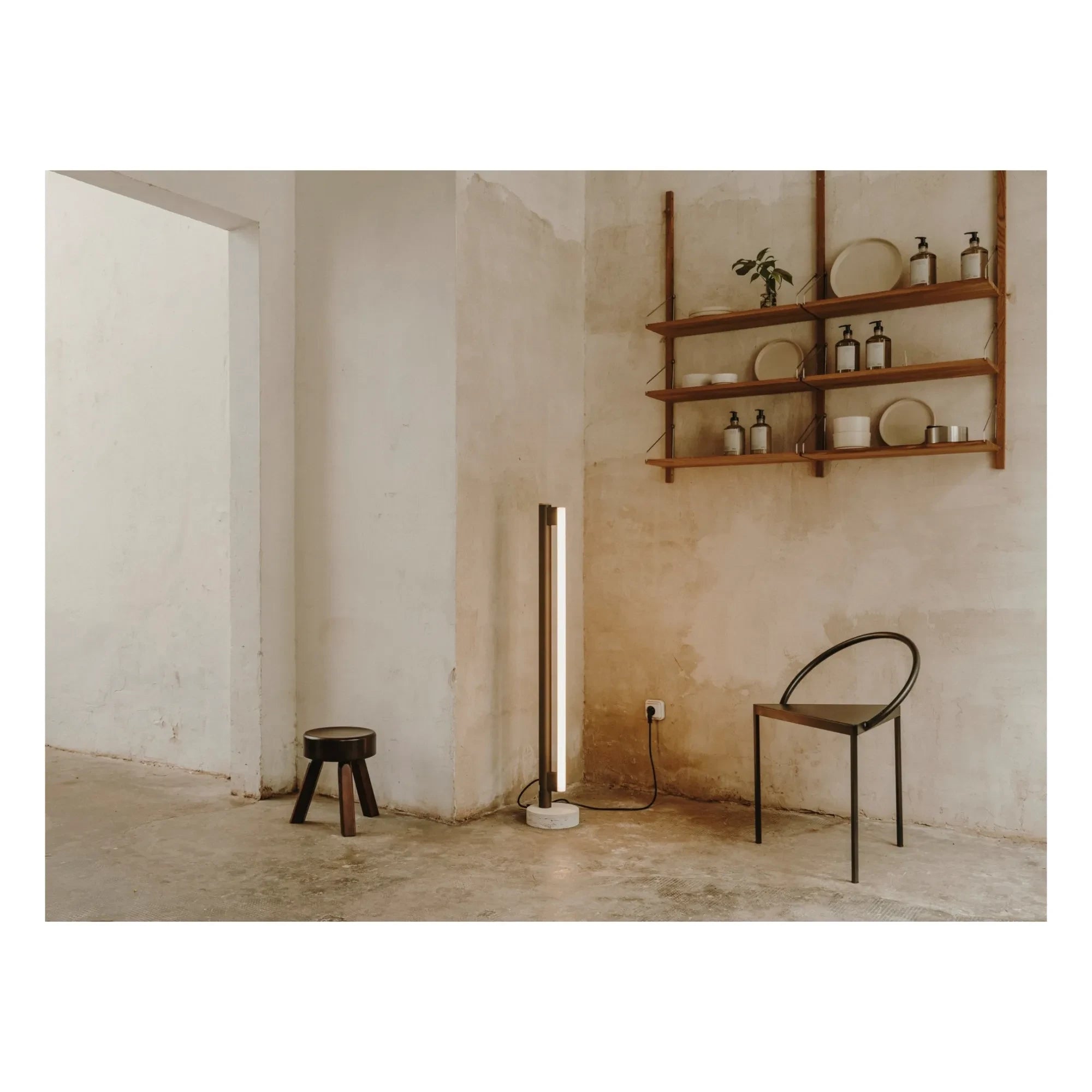 Frama - Tabure AML Pino | Madera Oscura