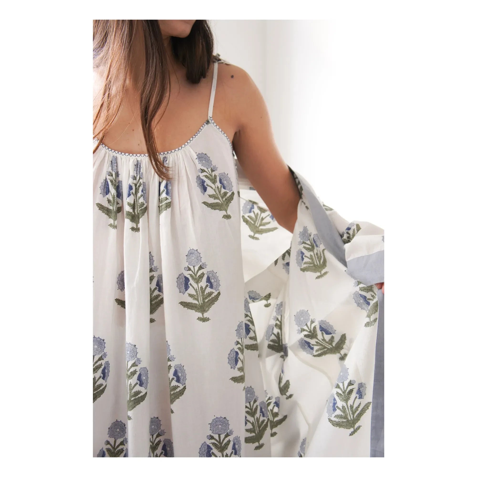 Scarlette Ateliers - Kimono blanco con estampado de amapolas Clark