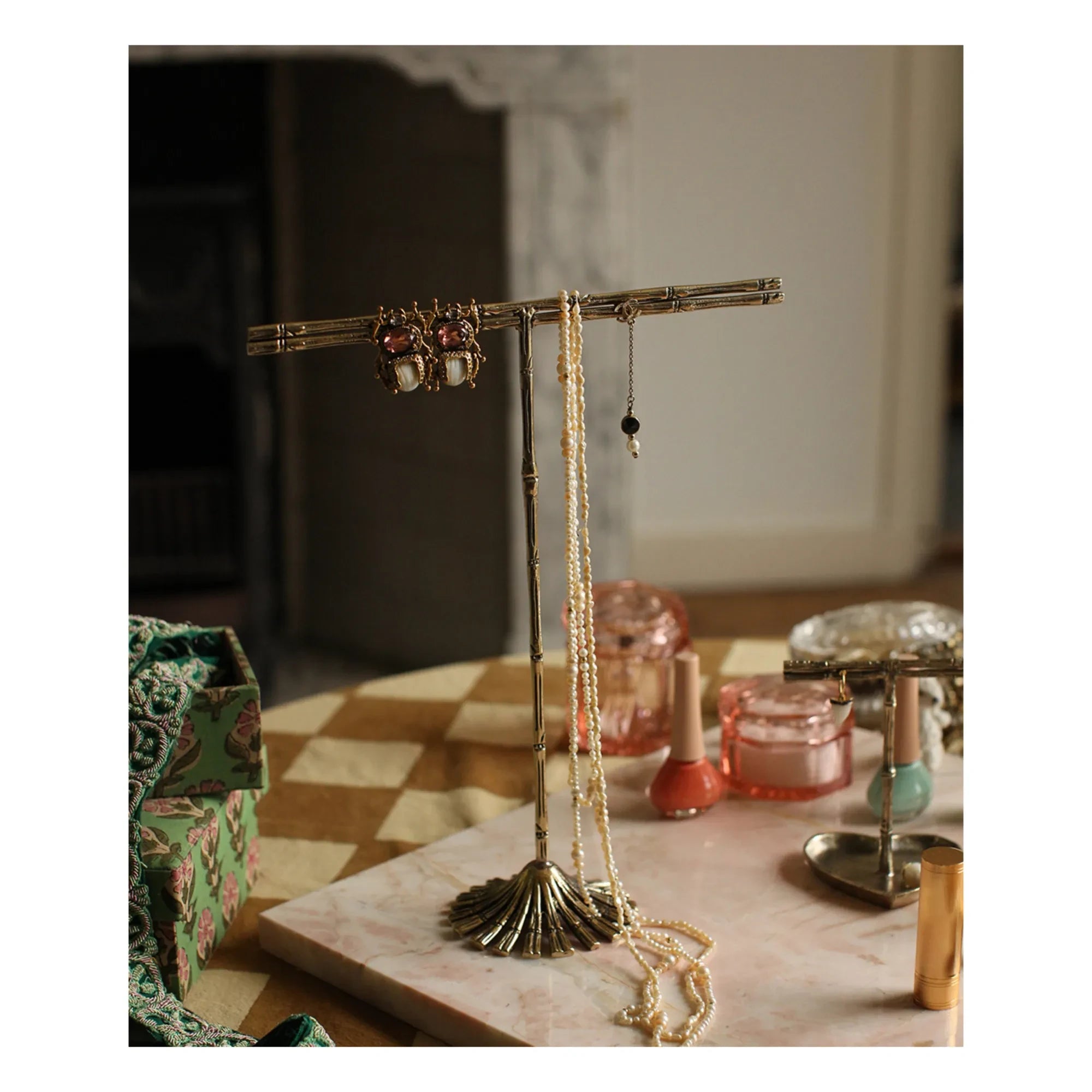 Doing Goods - Frida Bambú Reciclado Soporte para Joyas | Marrón dorado