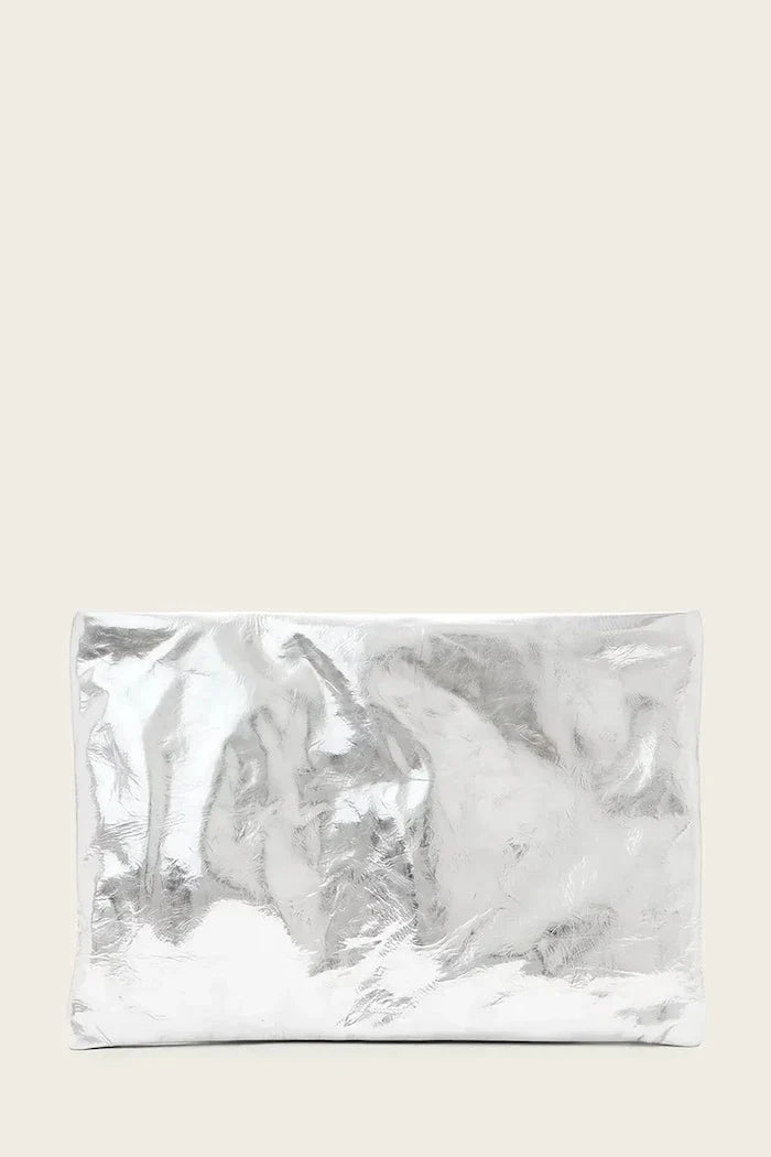 AllSaints clutch de piel BETTINA para mujer