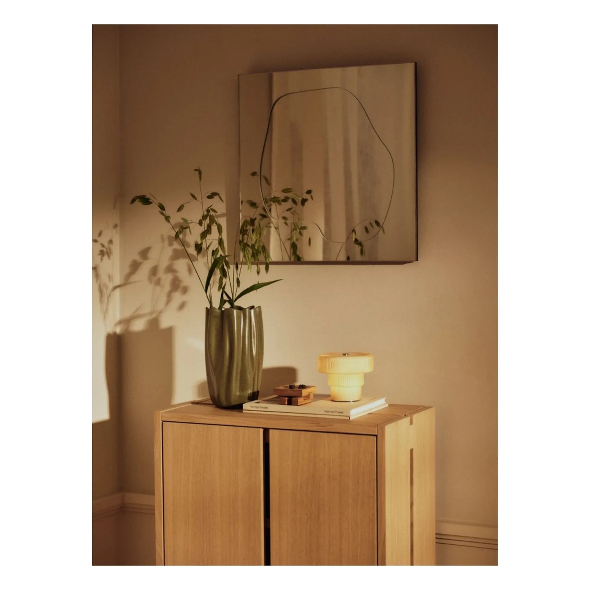 Ferm Living - Lámpara de mesa Ripple | Oats