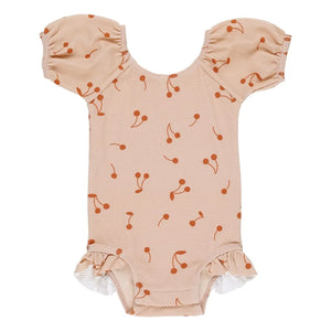 Quincy Mae - Traje de baño Catalina con estampado de cerezas | Rosa pálido