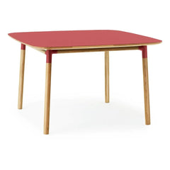 Normann Copenhagen - Mesa Form Cuadrada 120x120cm | Roja