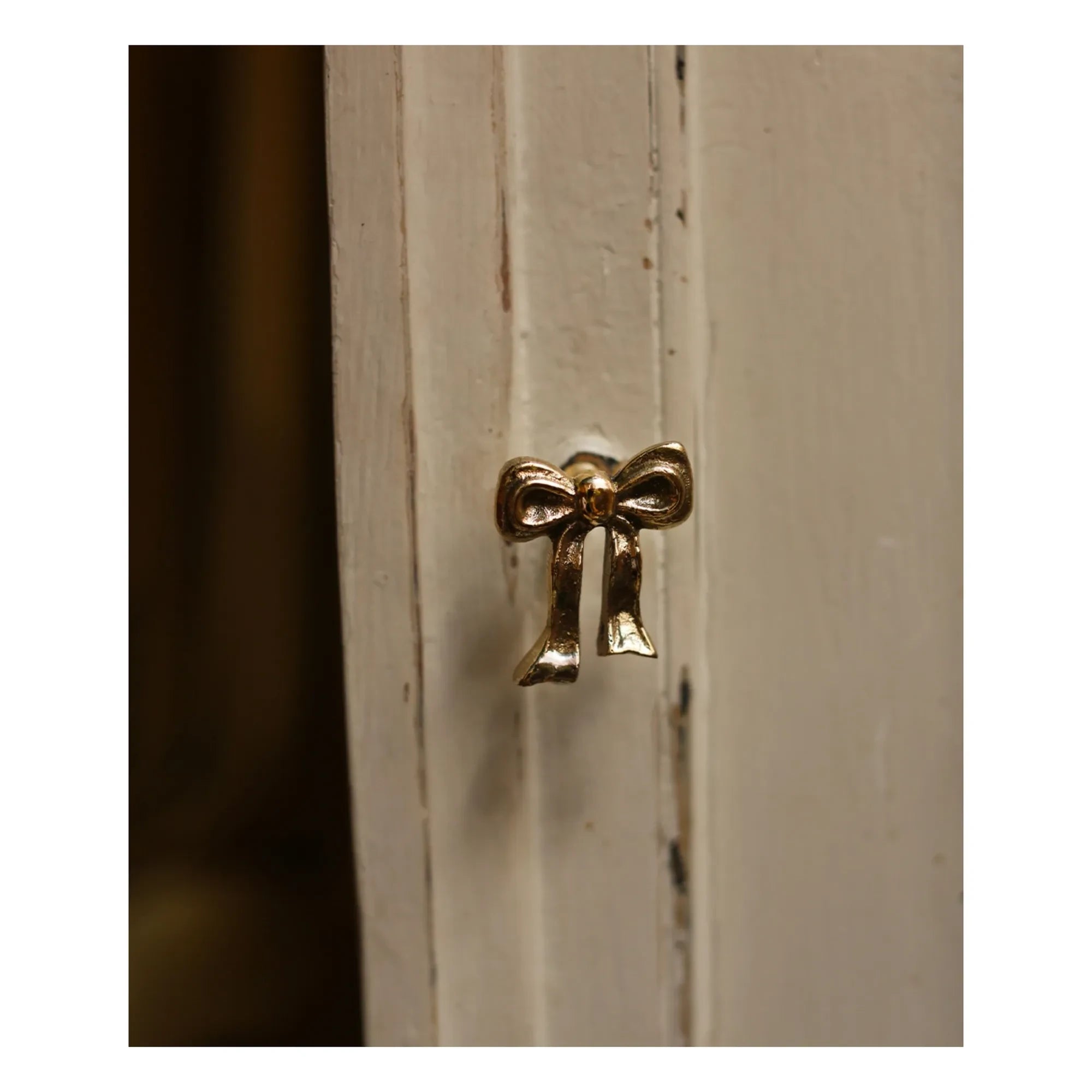 Doing Goods - Tirador de puerta Bowie Bow en latón | Dorado