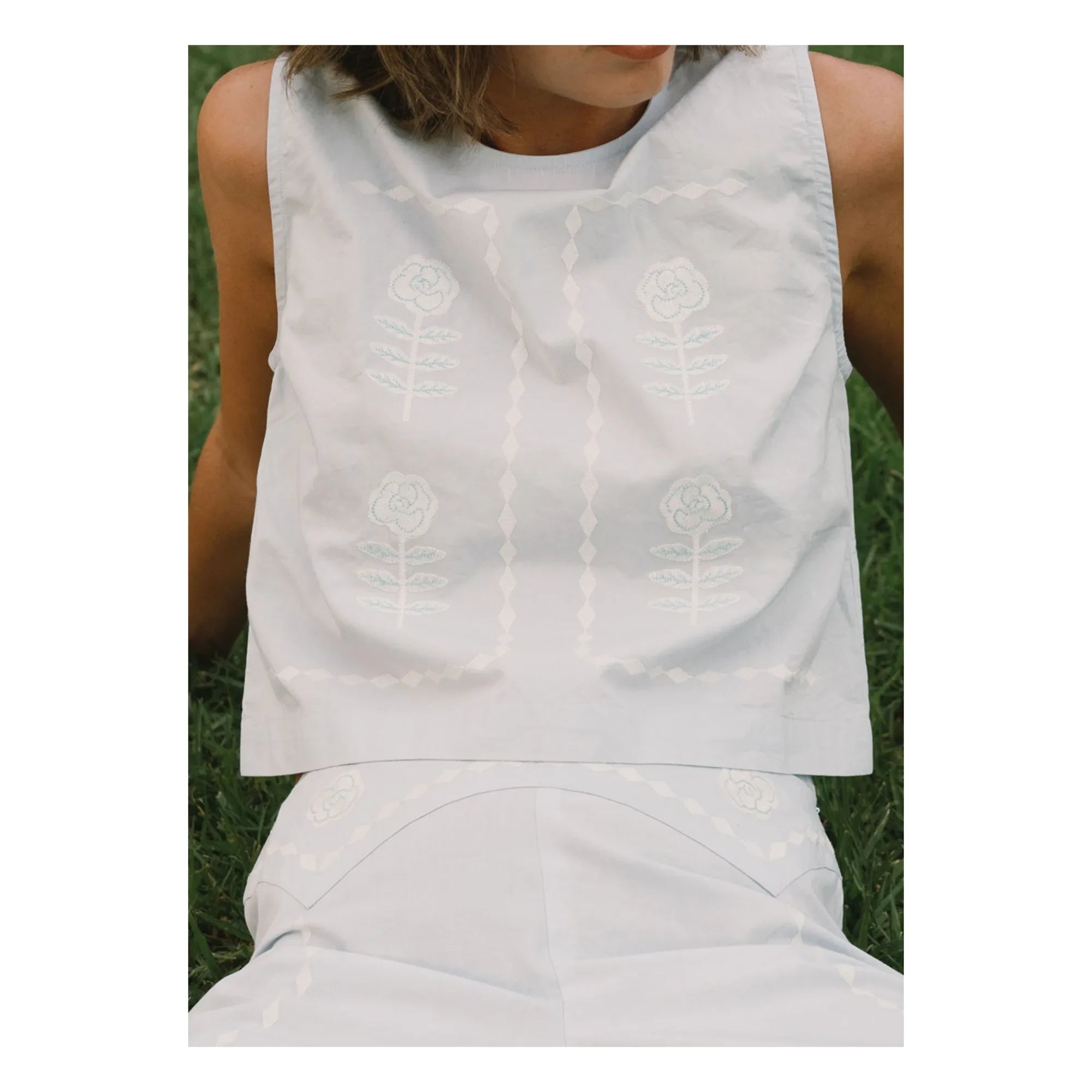 The Tiny Big Sister - Blusa bordada de lino y algodón | Azul