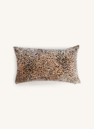 The Socialite Family - Carino Roseanna x The Socialite Family Almohada de terciopelo jacquard con estampado de leopardo | Leopard