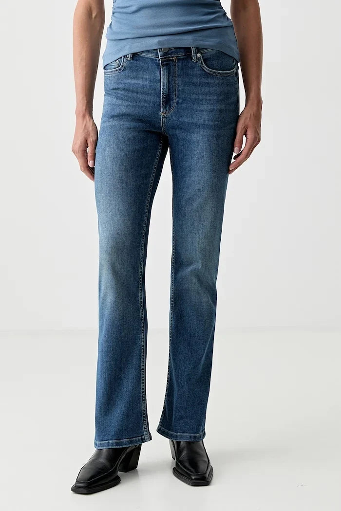Vaqueros AllSaints bootcut para mujer
