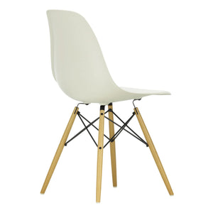 Vitra - Silla DSW de plástico - base de arce - Charles & Ray Eames | Gris guijarro