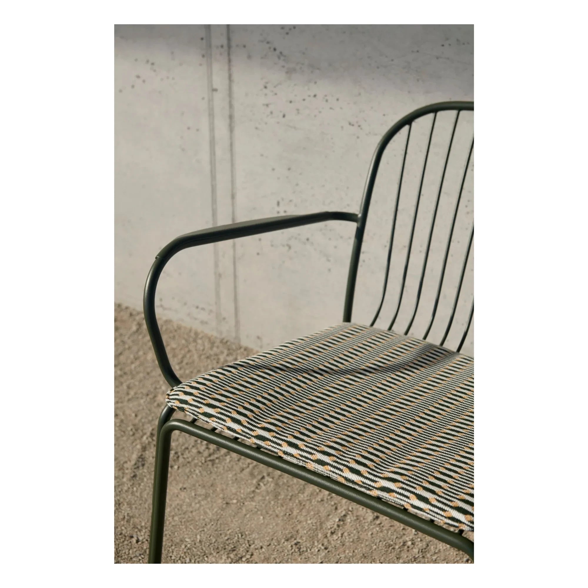 & Tradition - Sillón lounge Thorvald SC101 con reposabrazos, Space Copenhagen | Verde oscuro