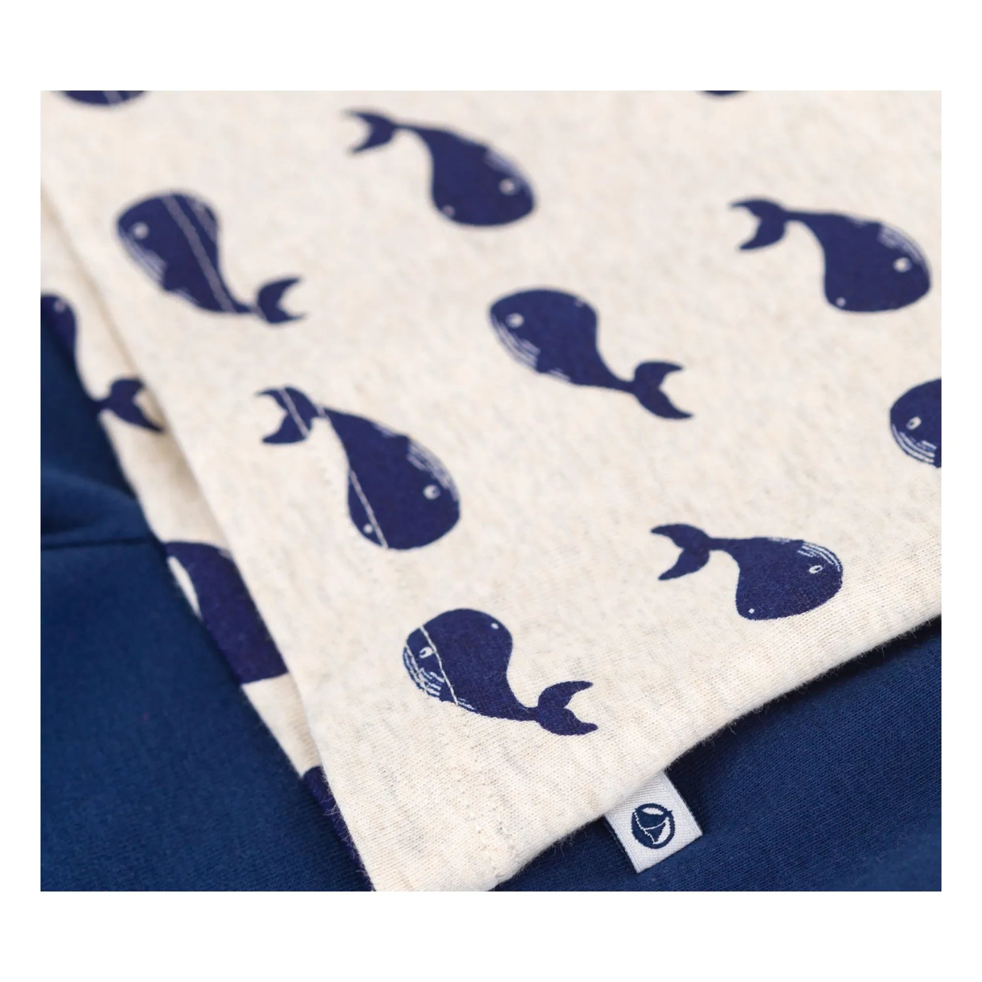 Petit Bateau - Pijama con pantalón corto y estampado de ballenas | Beige jaspeado
