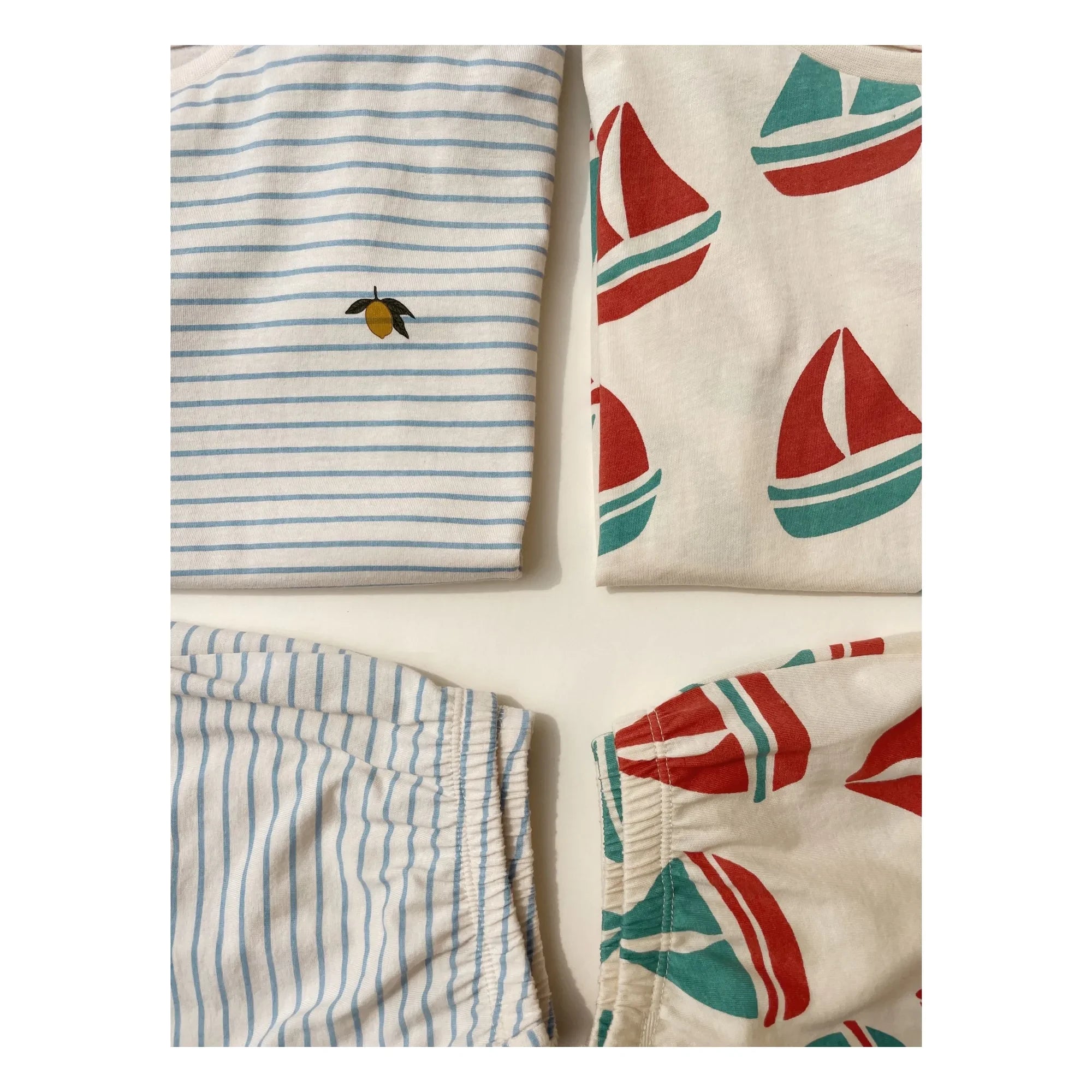 Konges Sløjd - Conjunto de camiseta y pantalón corto de algodón orgánico a rayas Famo | Azul