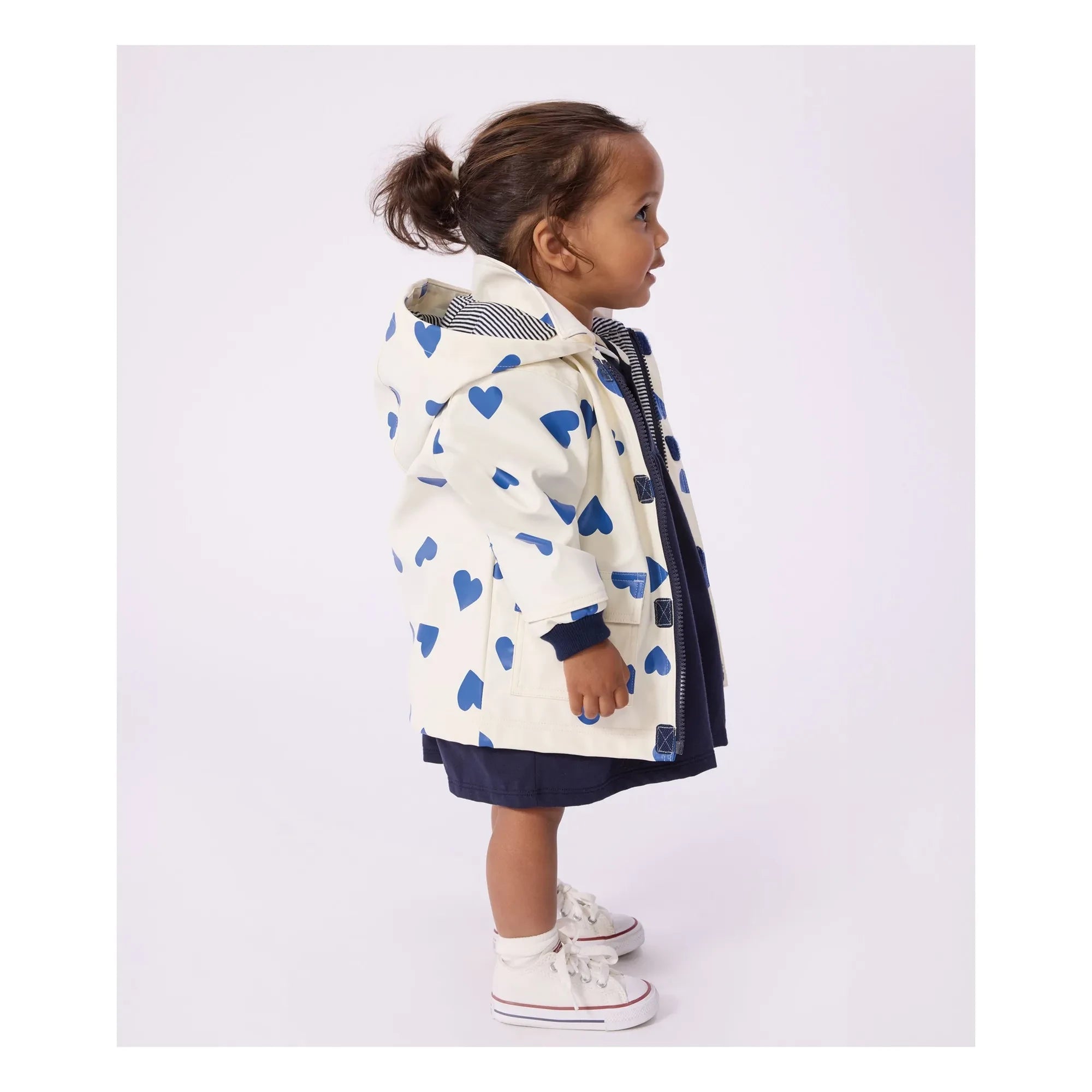 Petit Bateau - Gabardina icónica con corazones de fibras recicladas para bebé | Marfil