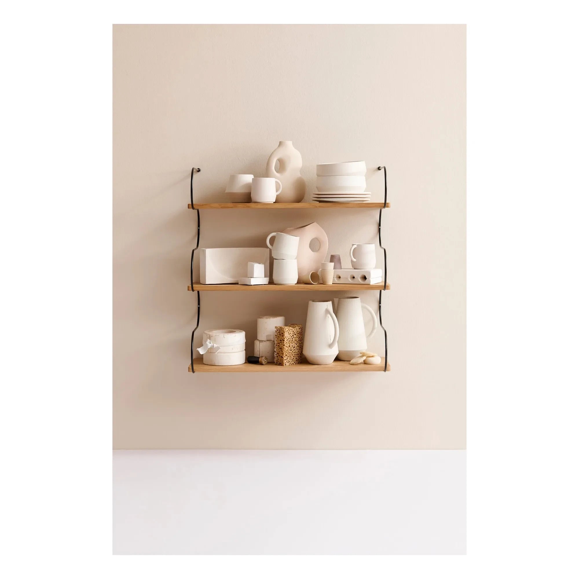 Schneid Studio - Estantería de roble Onda | Negro