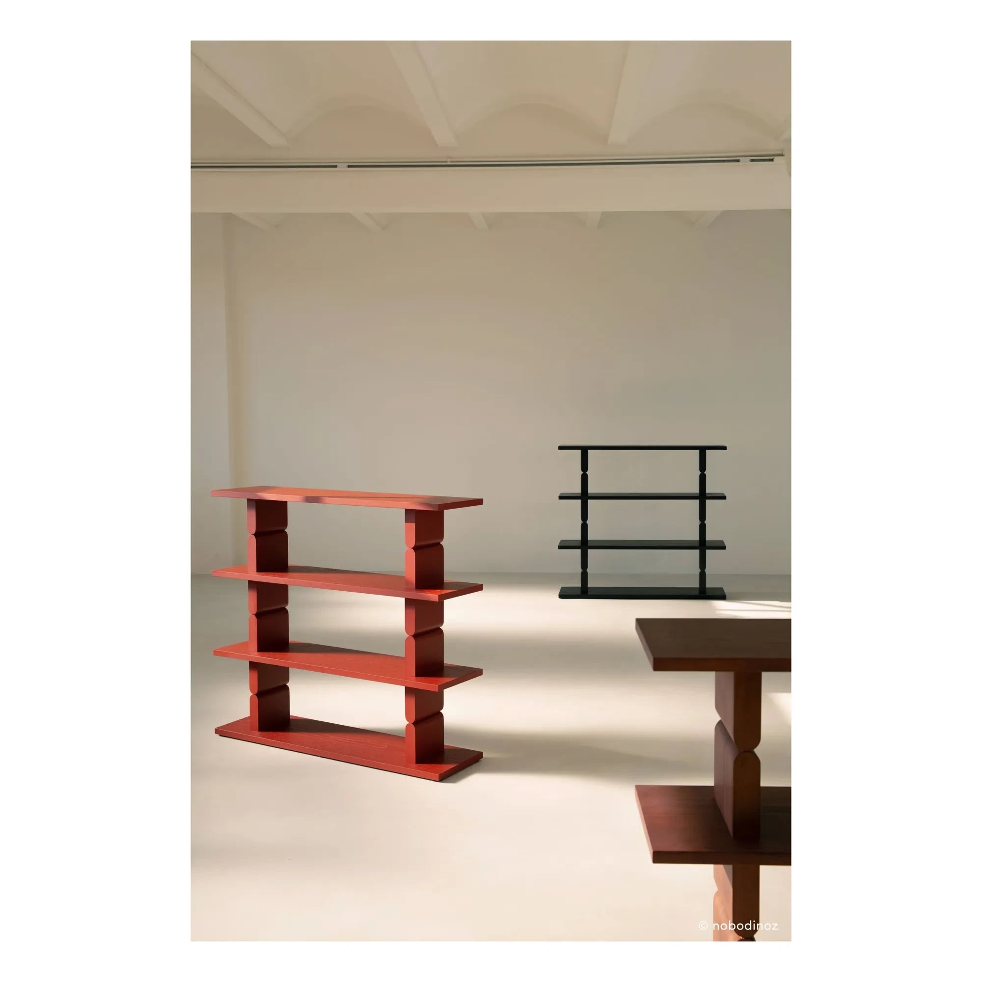 Nobodinoz - Estantería de madera pintada Noon | Rouge Brun