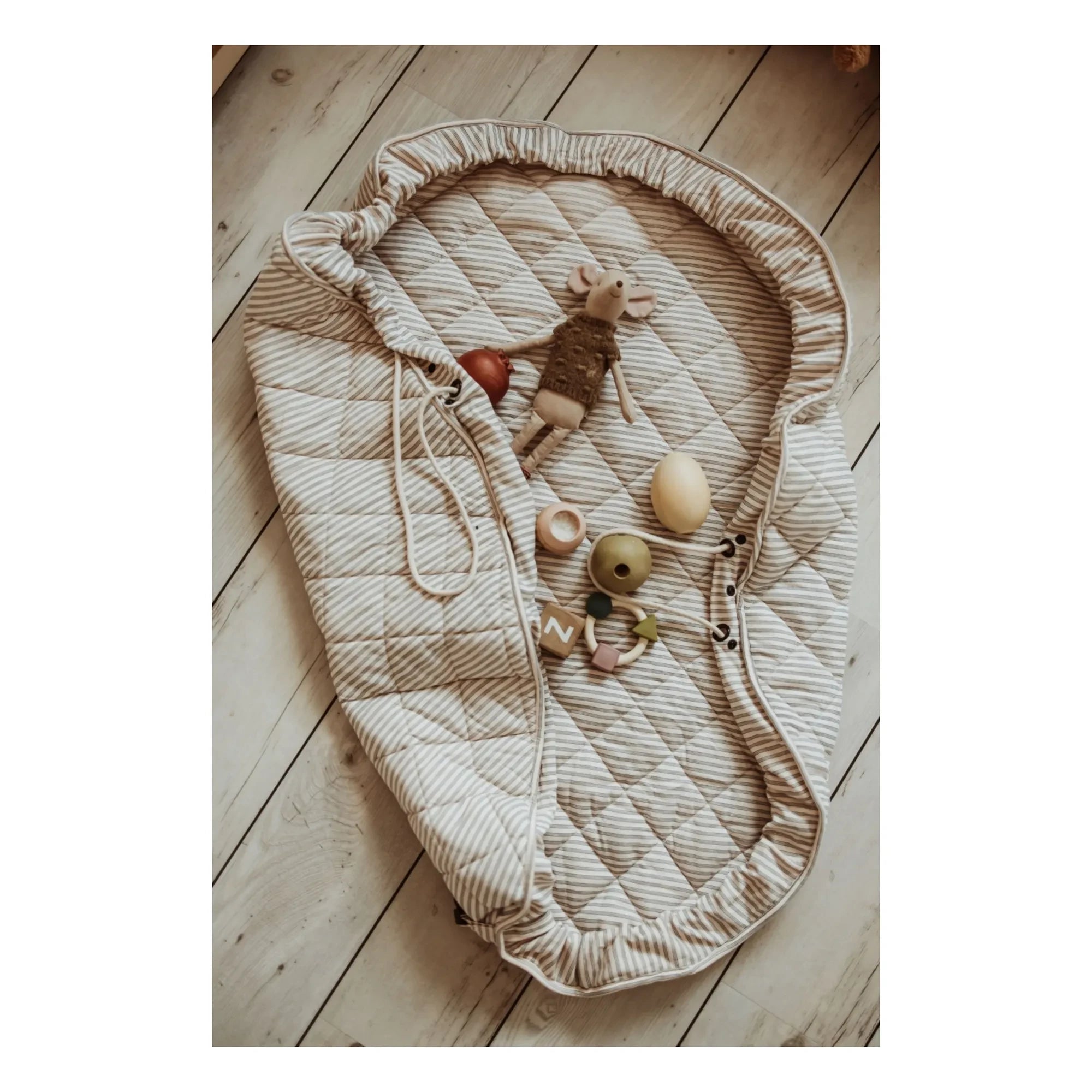 Play and Go - Bolsa/alfombra pequeña para niños Noomad - Rayas | Azul
