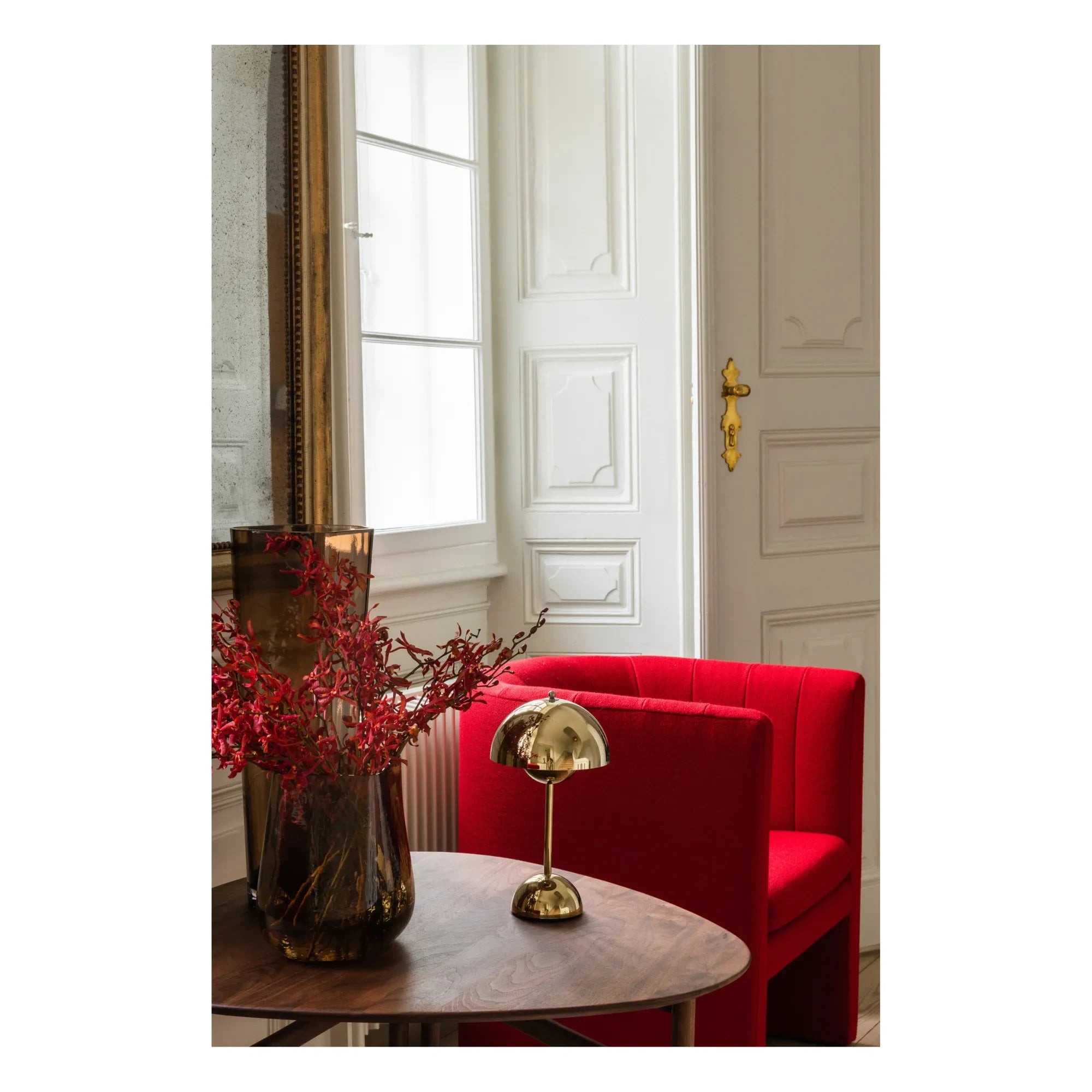 & Tradición - Lámpara de mesa portátil VP9 Flowerpot, Vernon Panton | Latón