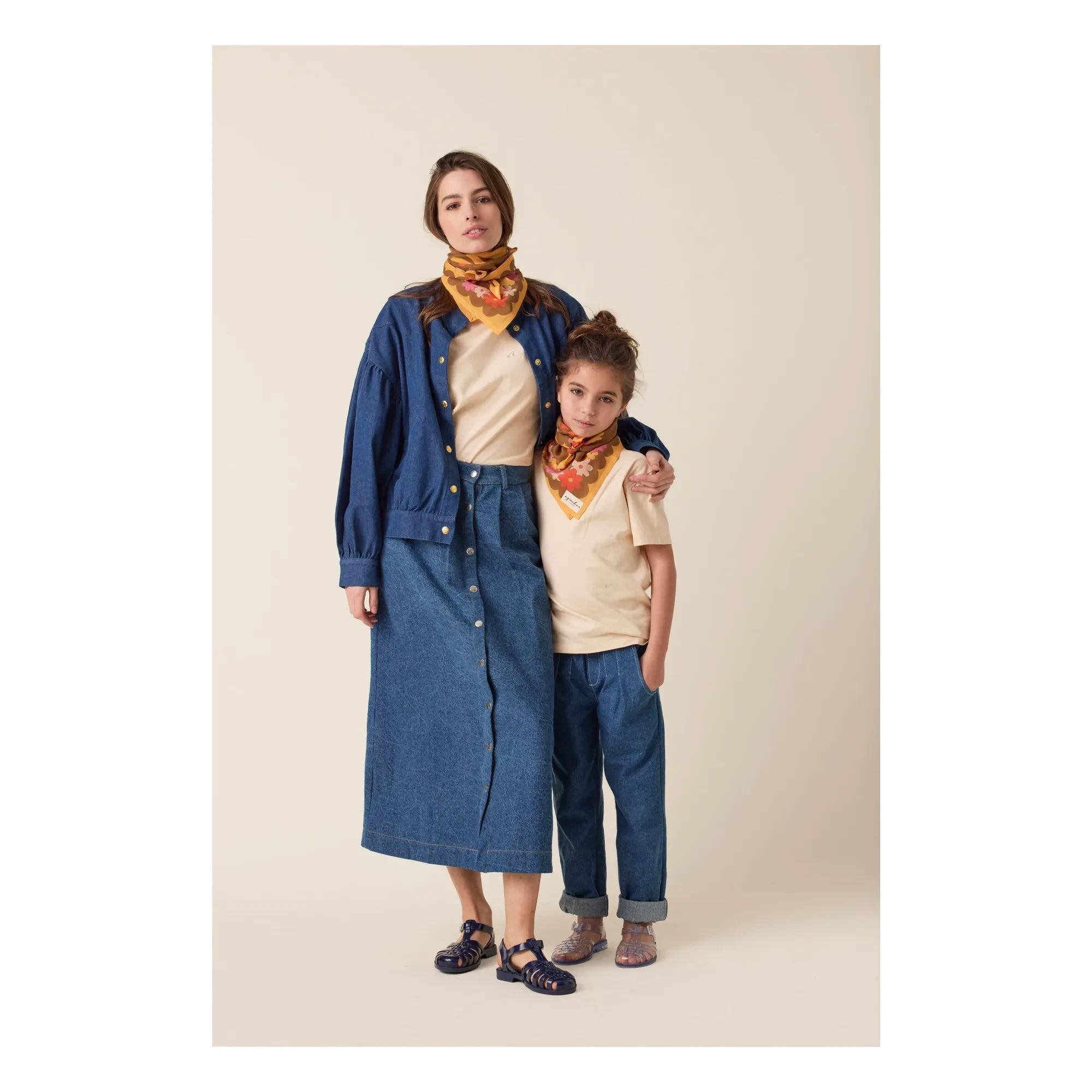 Apaches - Bufanda Mamavida Mom Is Wow | Caqui