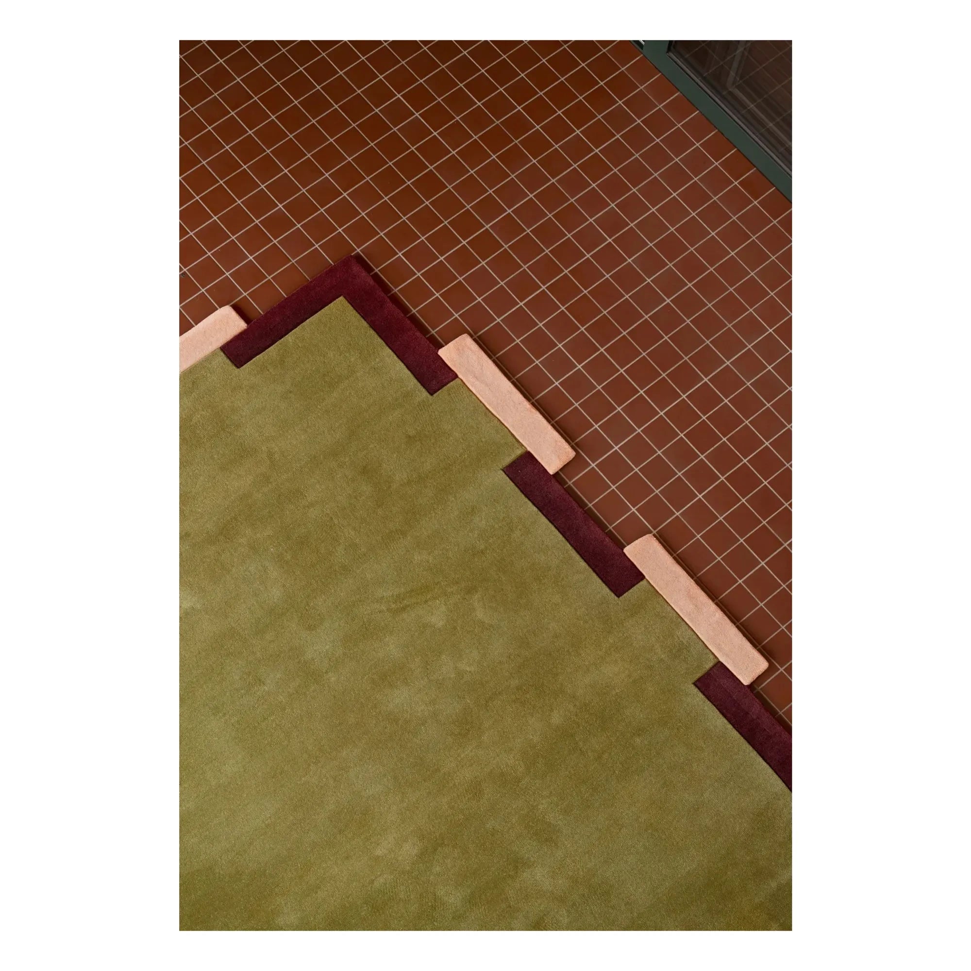 En capas - Alfombra de lana Fregio, Tekla Evelina Severin | Oliva