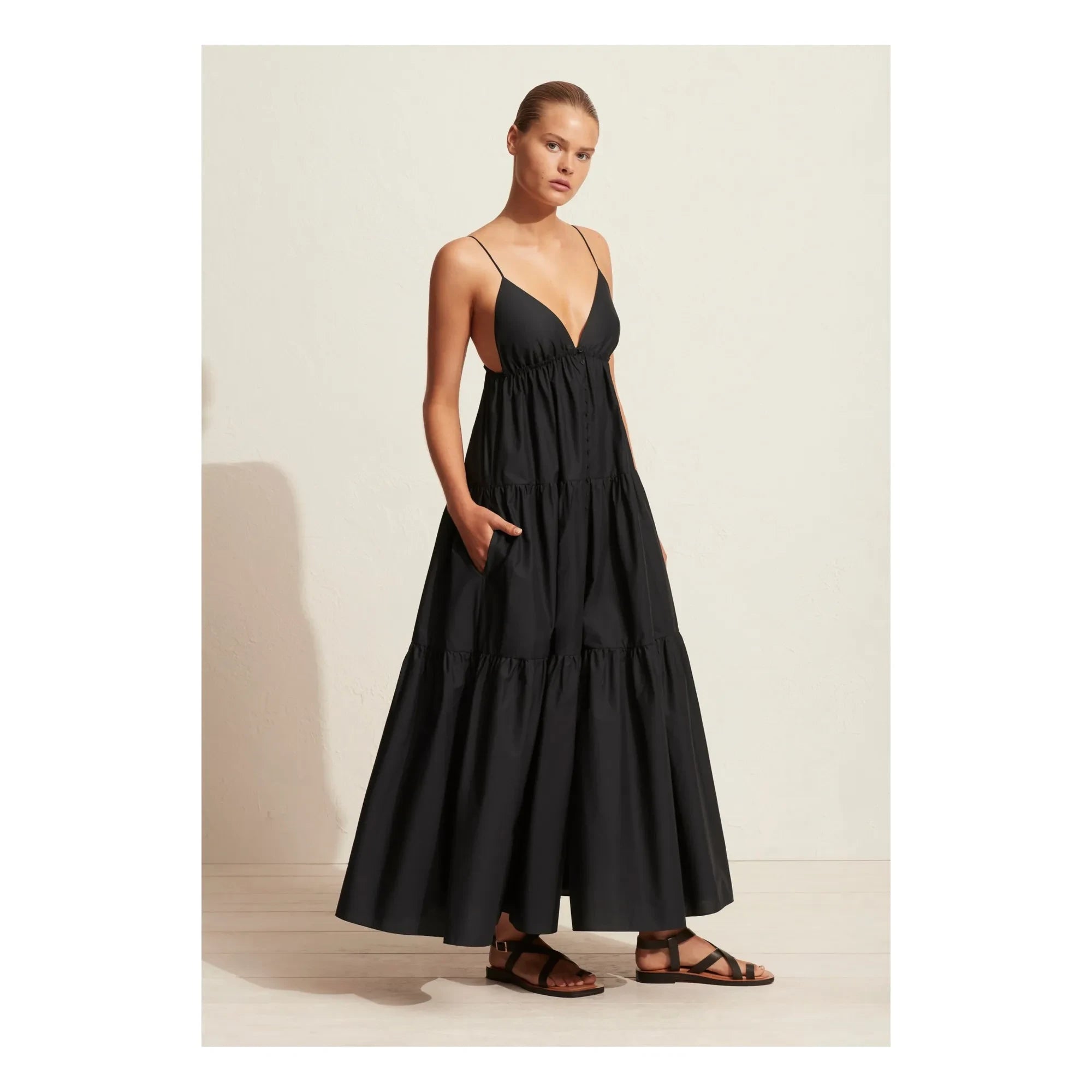 Matteau - Vestido de Capas Triangulares | Negro