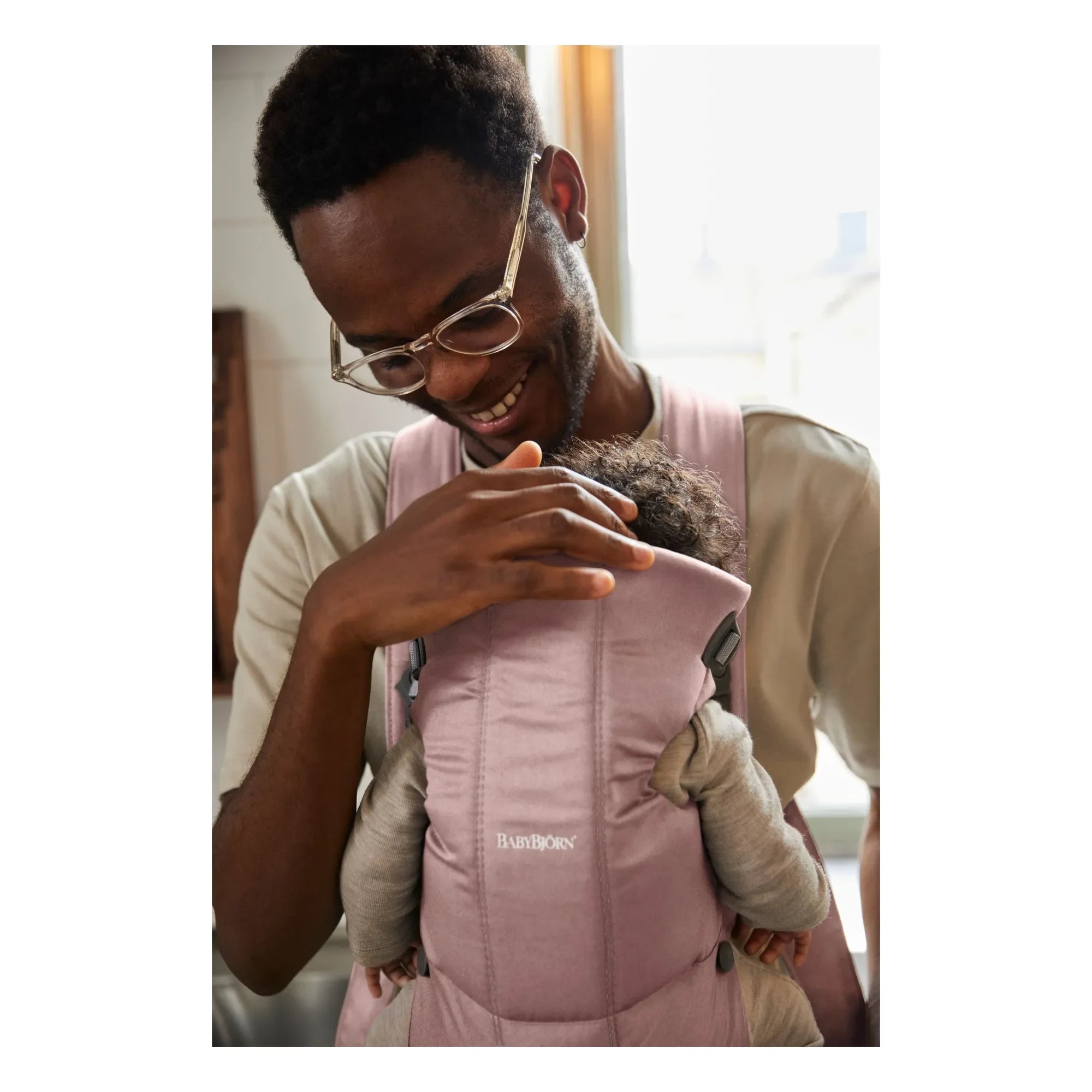 BabyBjörn - Mochila Portabebés Mini | Rosa