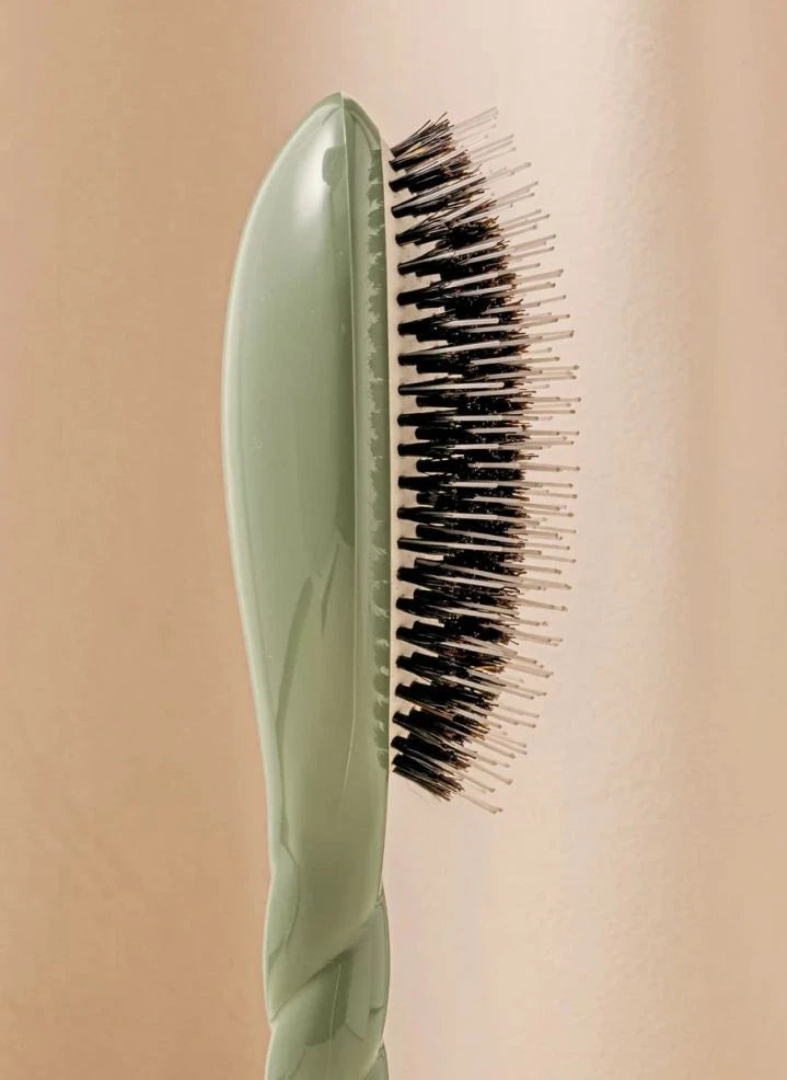 La Bonne Brosse - El Esencial Cepillo para el Cabello No. 02 - Cuidado y Desenredo | Verde Almendra