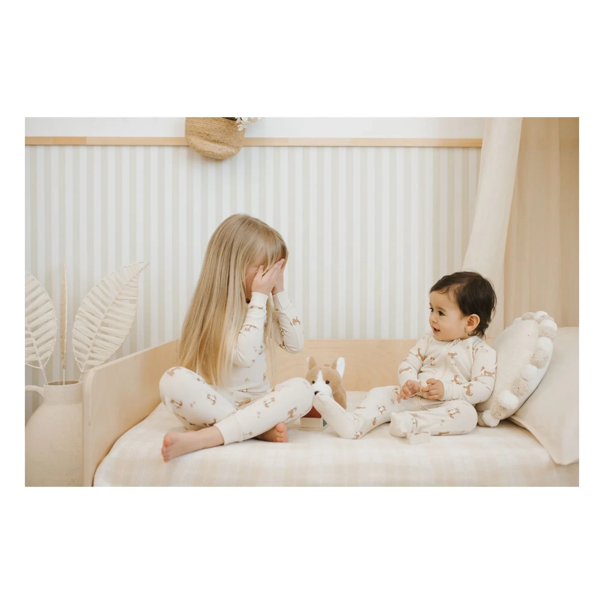 Petit Lem - Pijama de algodón orgánico Corgis | Crudo