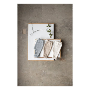 1+ in the family - Alain Pantalon | Crudo