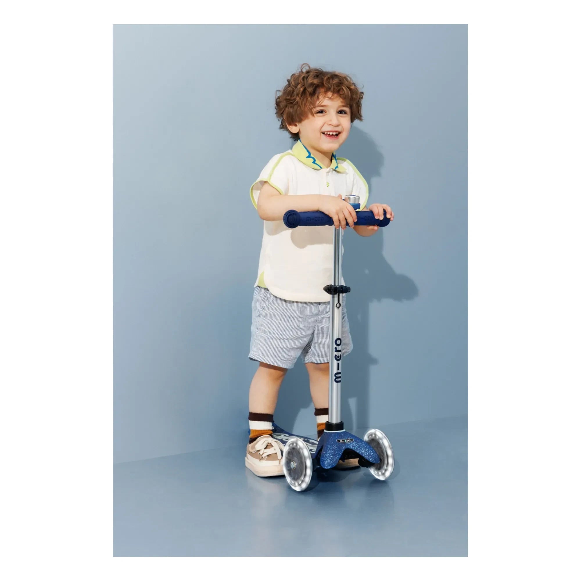 Patinete Micro - Mini LED con purpurina | Azul