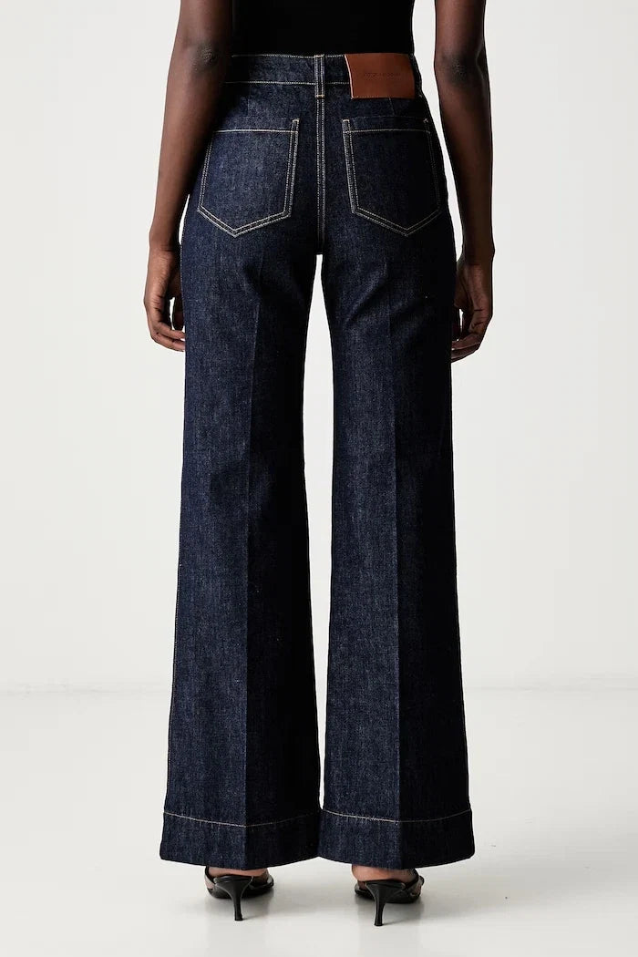 Victoria Beckham pantalón vaquero Alina de pernera ancha para mujer