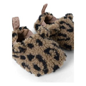 Liewood - Maui con estampado de leopardo, pantuflas estilo sherpa hechas de fibras recicladas | Marrón