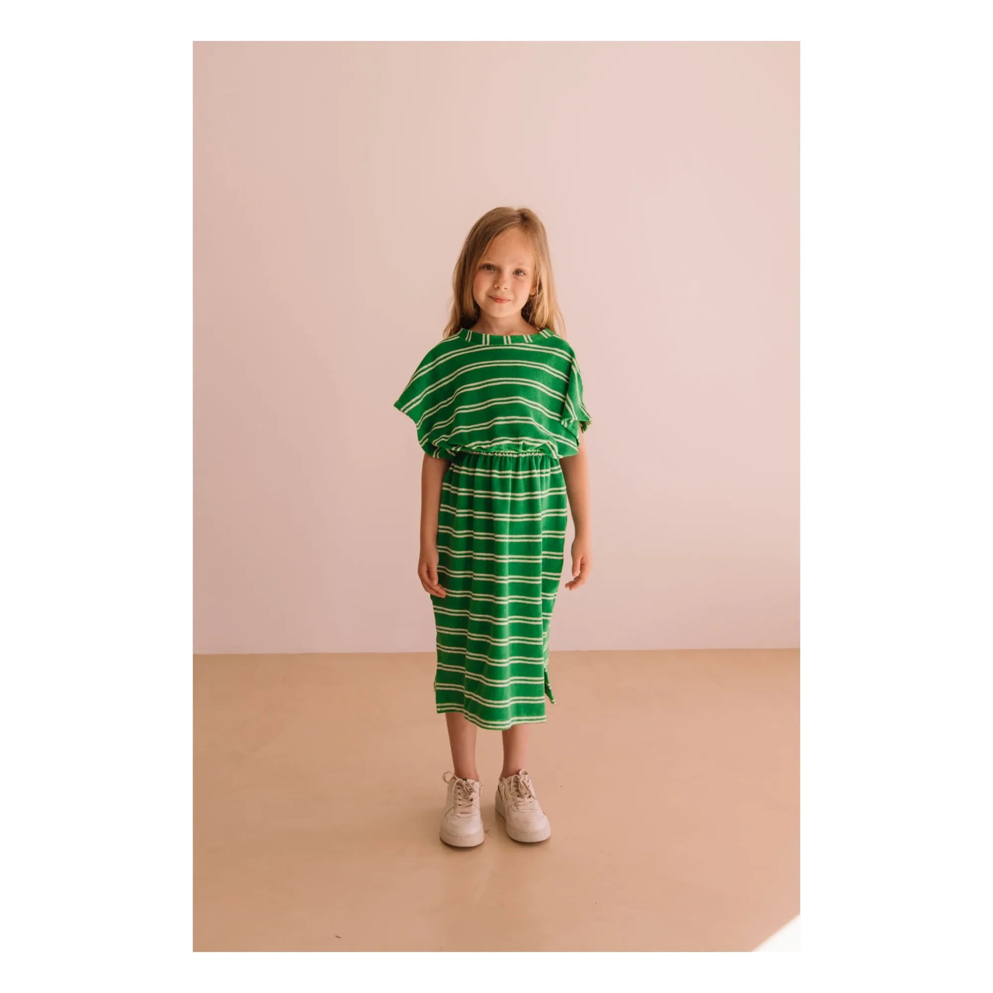 We Are Kids - Vestido de toalla de algodón orgánico a rayas verdes