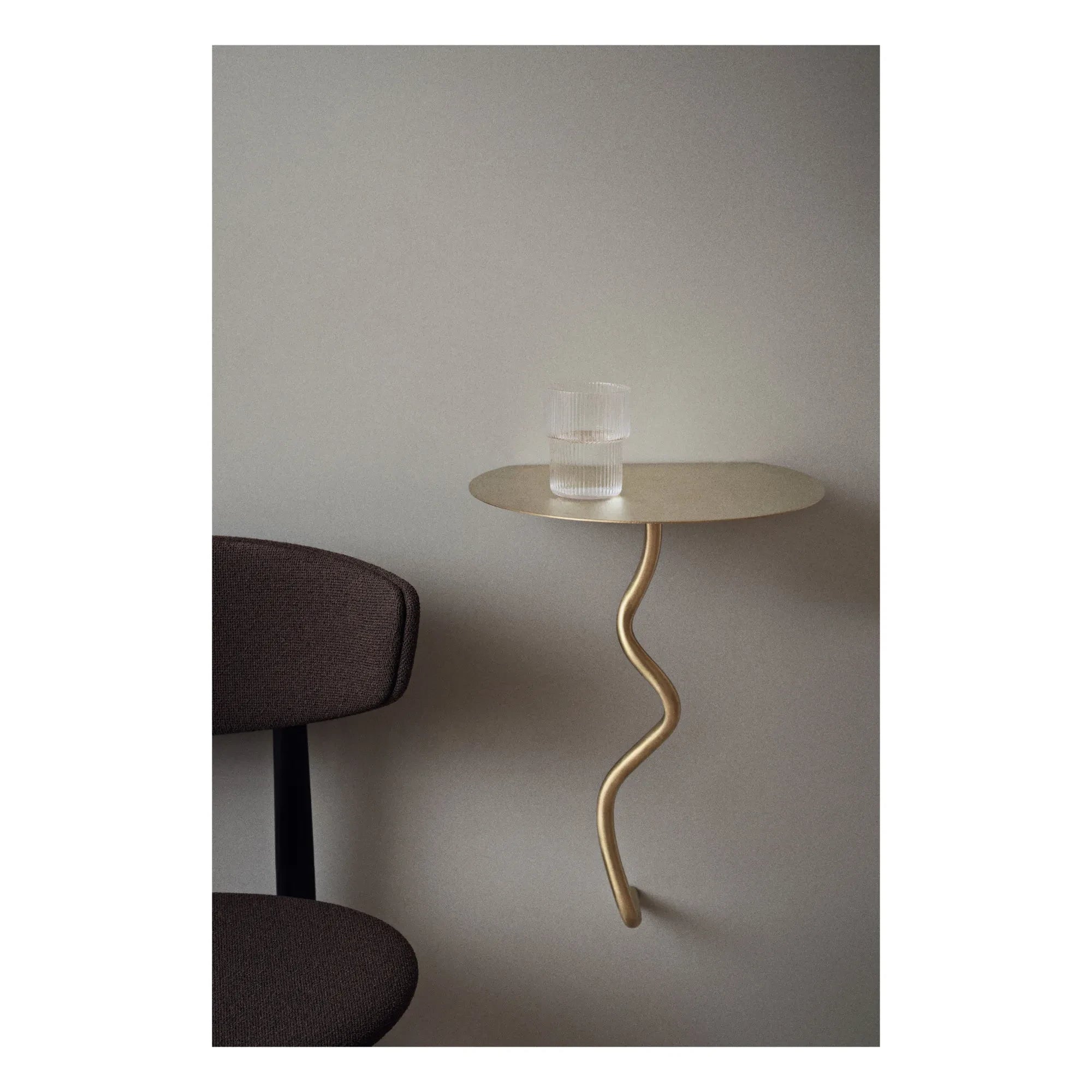 Ferm Living - Kıvrımlı Duvara Monte Masa